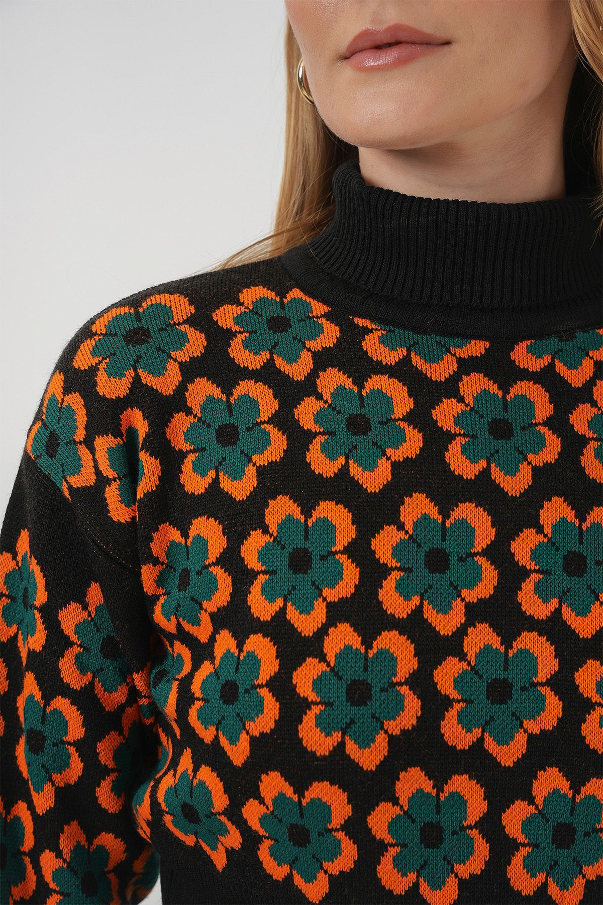 Bigdart-15801 Turtleneck Patterned Crop Sweater - Orange 4