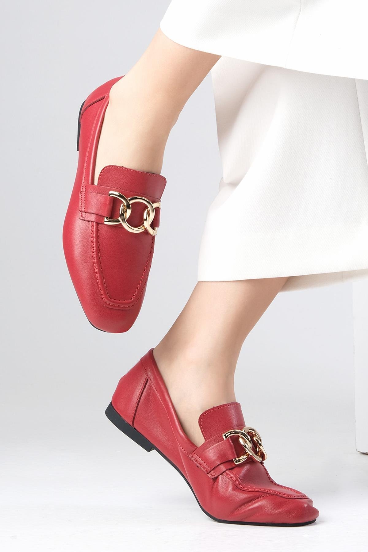 Mio Gusto  Dakota Hakiki Deri Kırmızı Renk Zincir Aksesuarlı Küt Burunlu Kadın Loafer Ayakkabı - Görsel 4