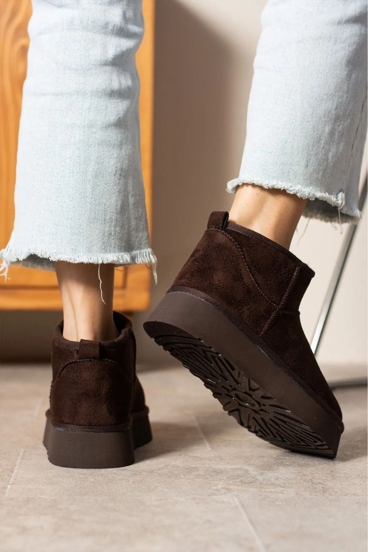 w white stars sports & wear-Women's Uggg Suede - Fur Inside, Thick Sole, and Ankle Short 5