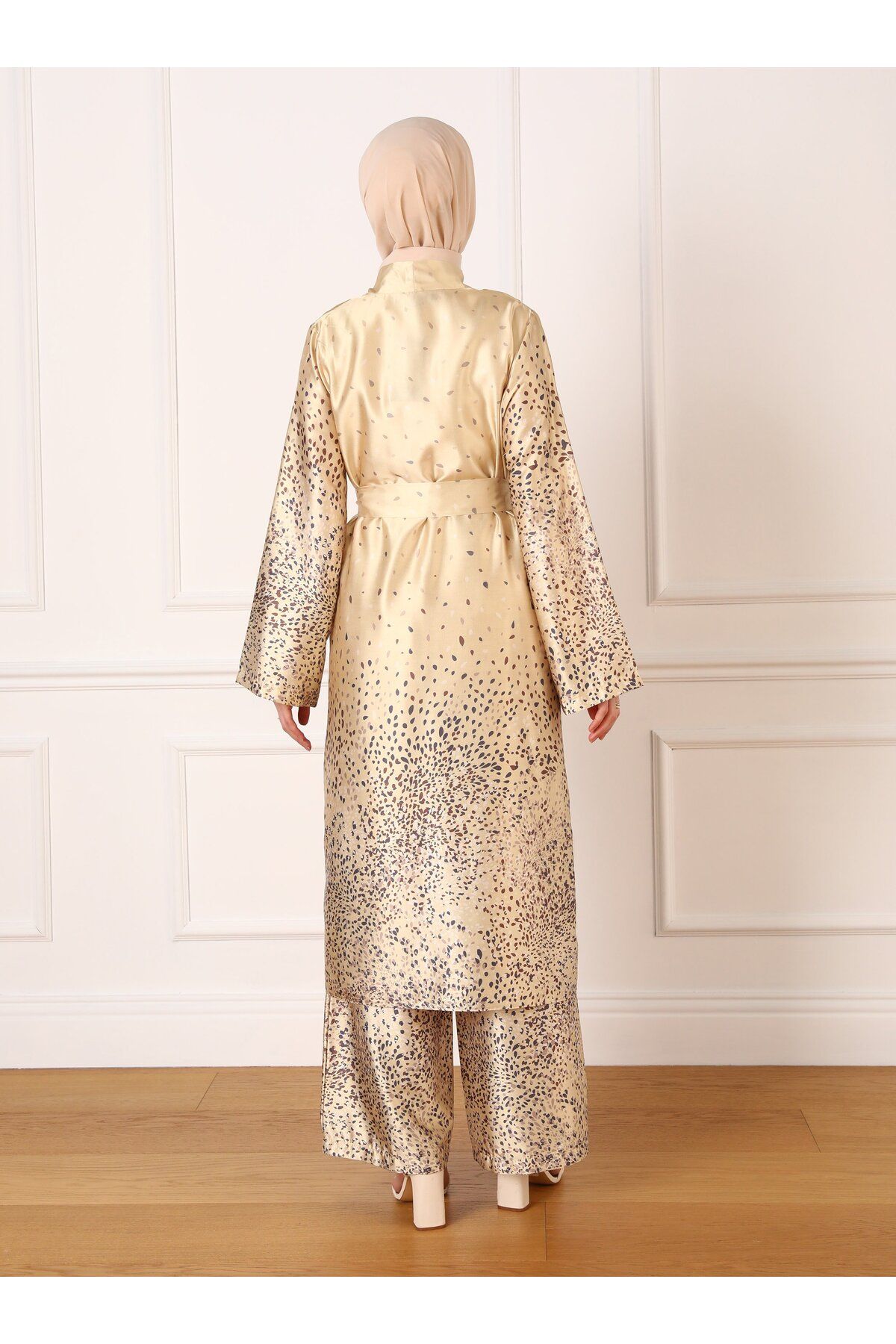 Refka-Beige Satin Set - Gradient Points and Patterned Refka 5