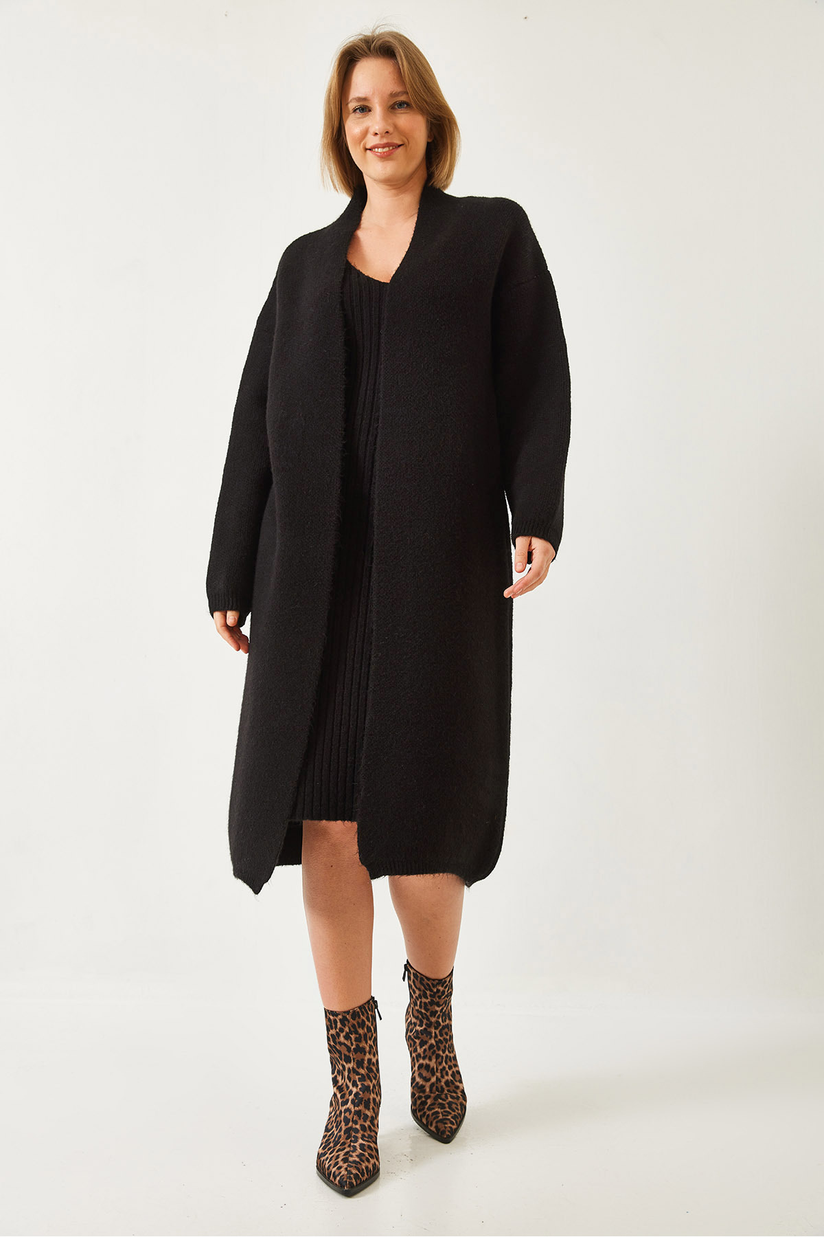 LUCCI Textured Knitwear V-Neck Cardigan-Dress Two-Piece Set 2