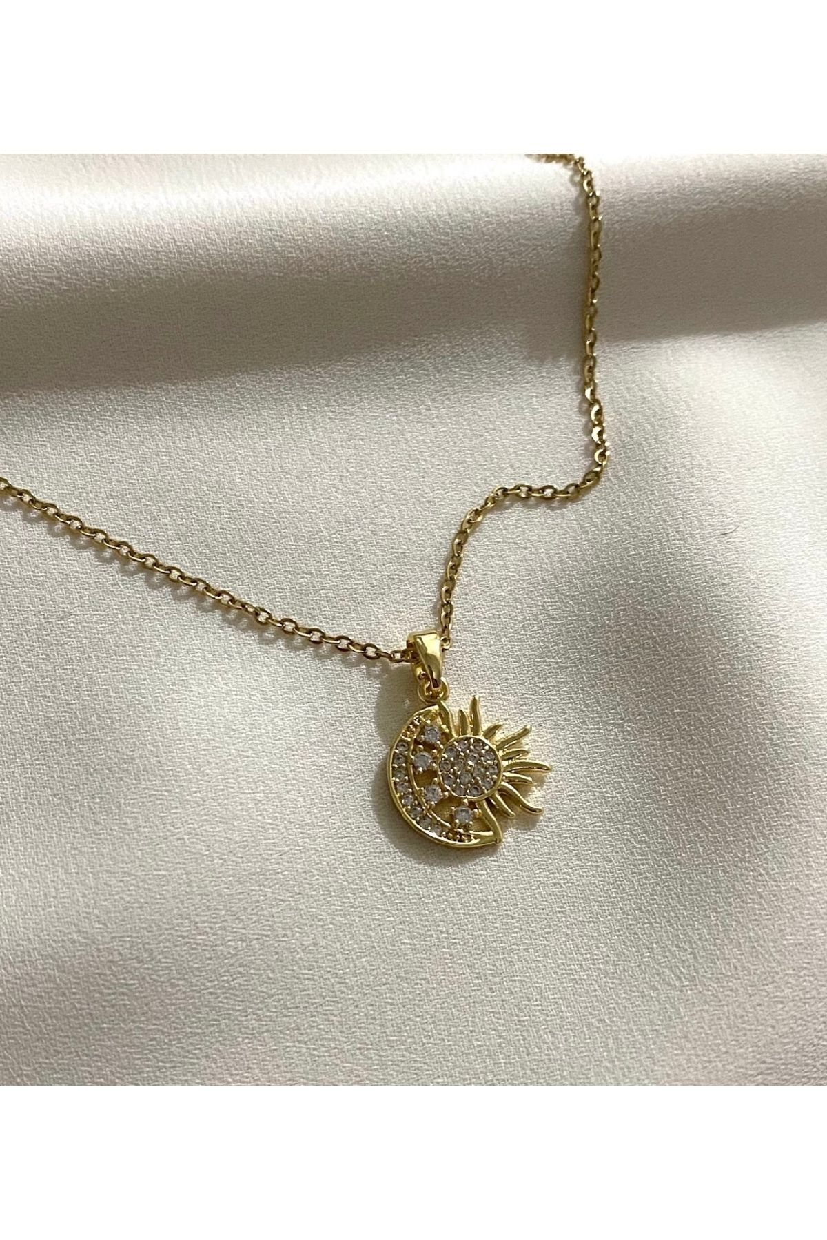 gb güliz bilbay jewelry store Çelik Zirkon Taşlı Güneş Ay Model Gold Kolye