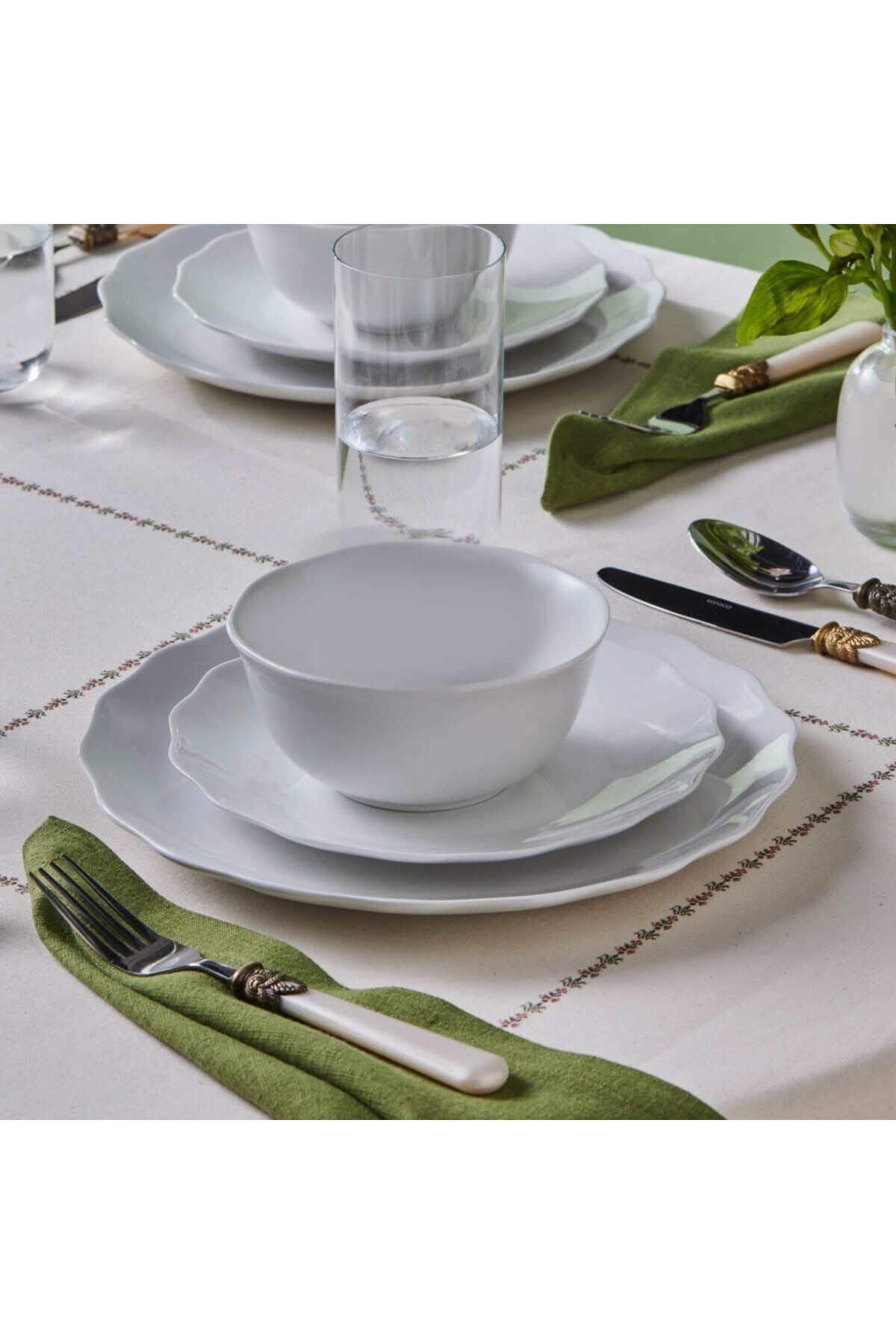 Karaca-Scalloped 18-teiliges Tafelservice für 6 Personen 11