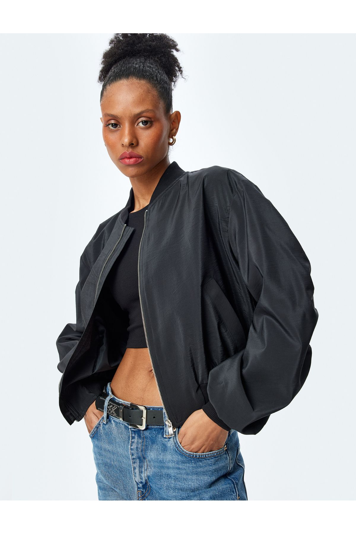 Koton Arkası Drape Detaylı Kolej Yaka Parlak Crop Bomber Ceket