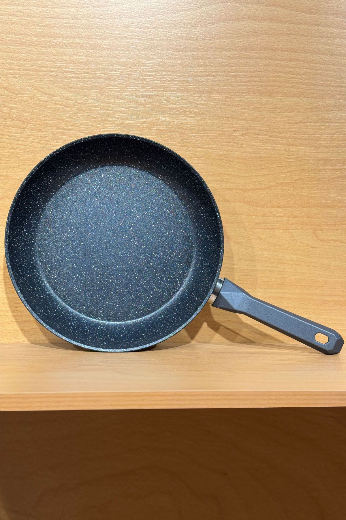 Vivaldi Cookware Yanmaz Yapışmaz Yüzeyli Pfoa Free Granit Antrasit Tava 26 cm