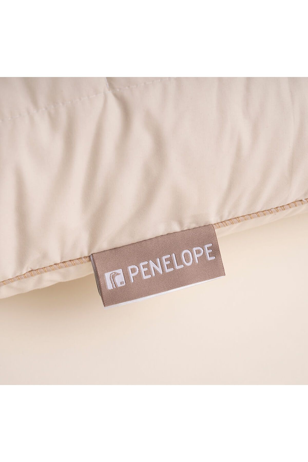 Penelope-Възглавница от 100% английска вълна с пълнеж от памук - серия Wooly Pure 4