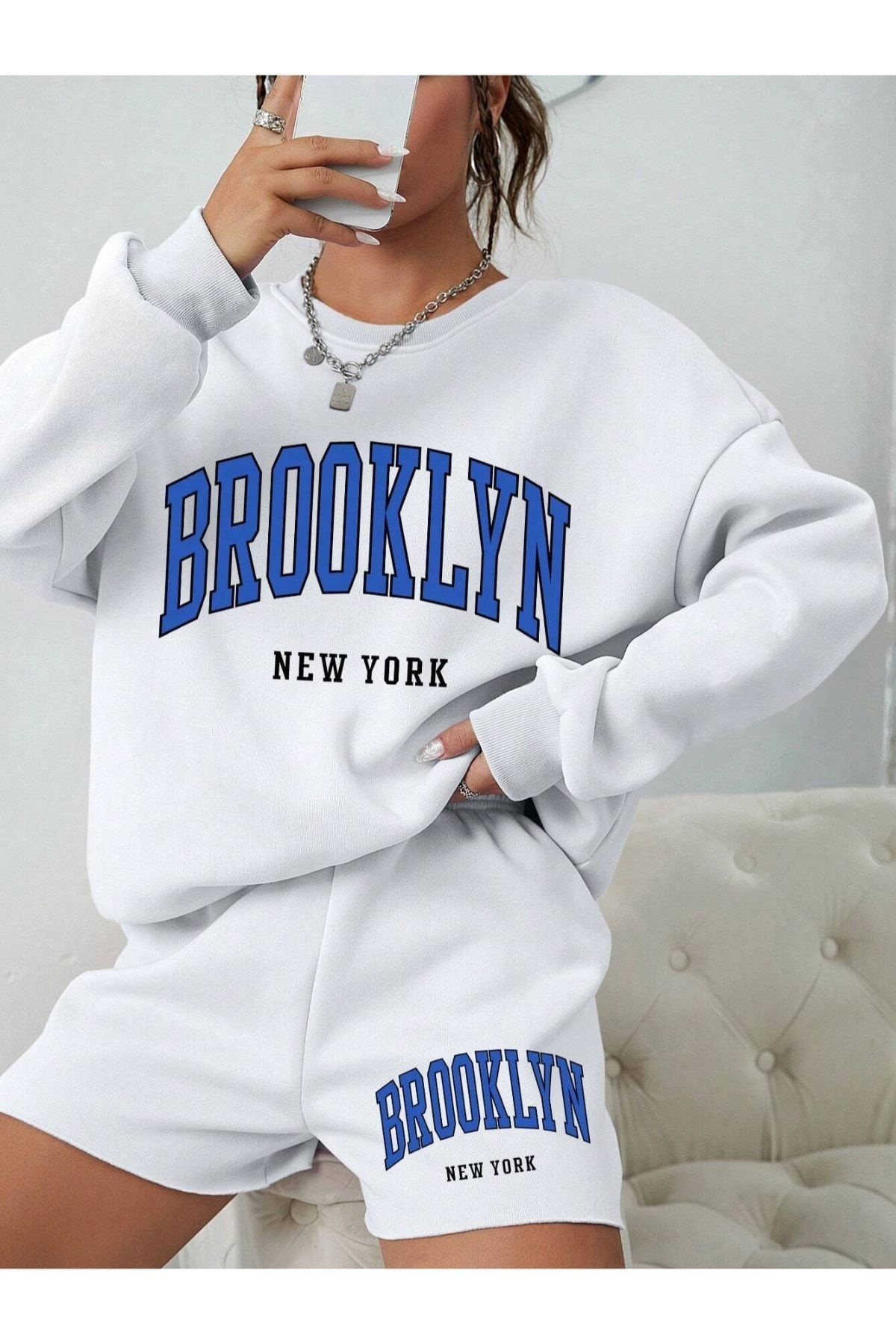 Charme Elegant Kadın Beyaz Mavi Brooklyn Baskılı 3 İplik Sweatshirt Şortlu Takım