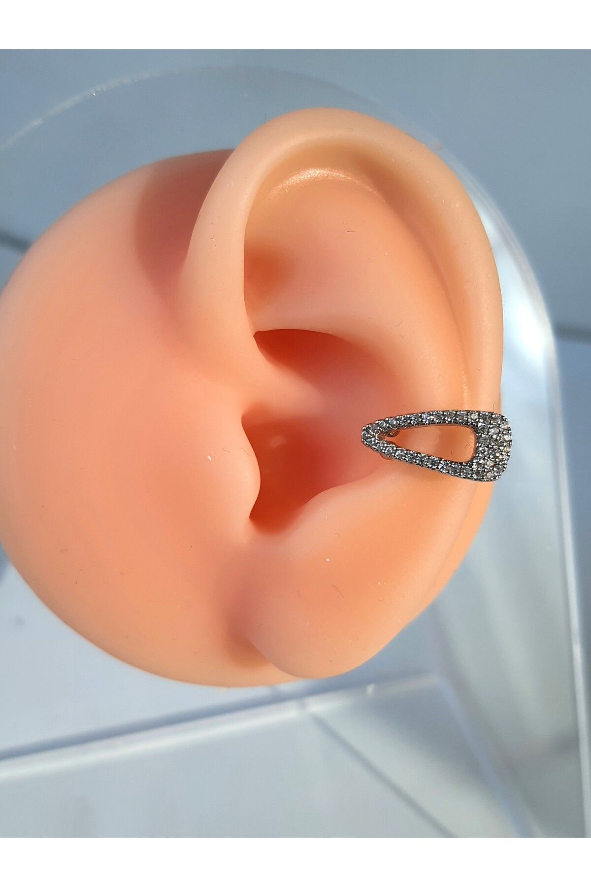 kurukafagift Toka Şeklinde Zirkon Taşlı  Sıkıştırmalı Earcuff Kıkırdak Tek Küpe