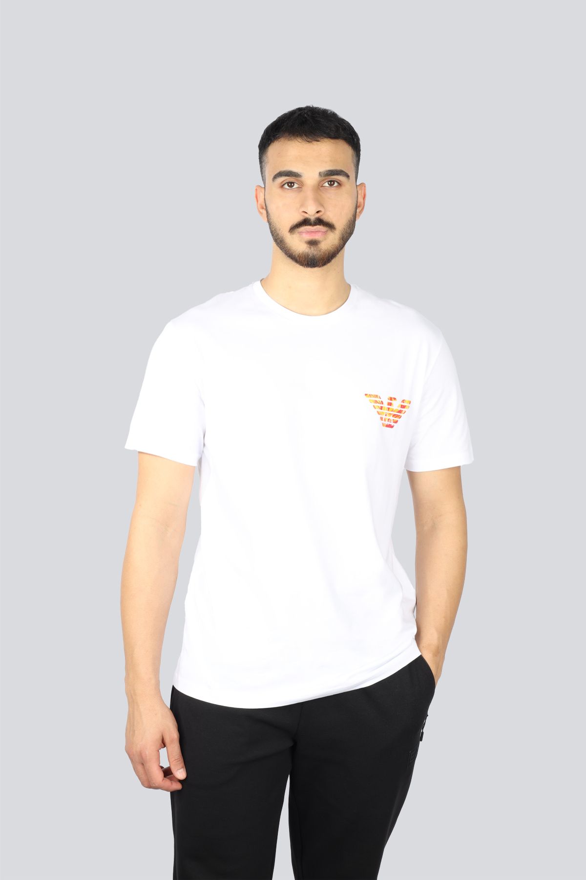 Emporio Armani Erkek Regular Fit Yuvarlak Yaka Önü Baskılı Kısa Kollu Beyaz T-Shirt EM000574 AF12349-F0065