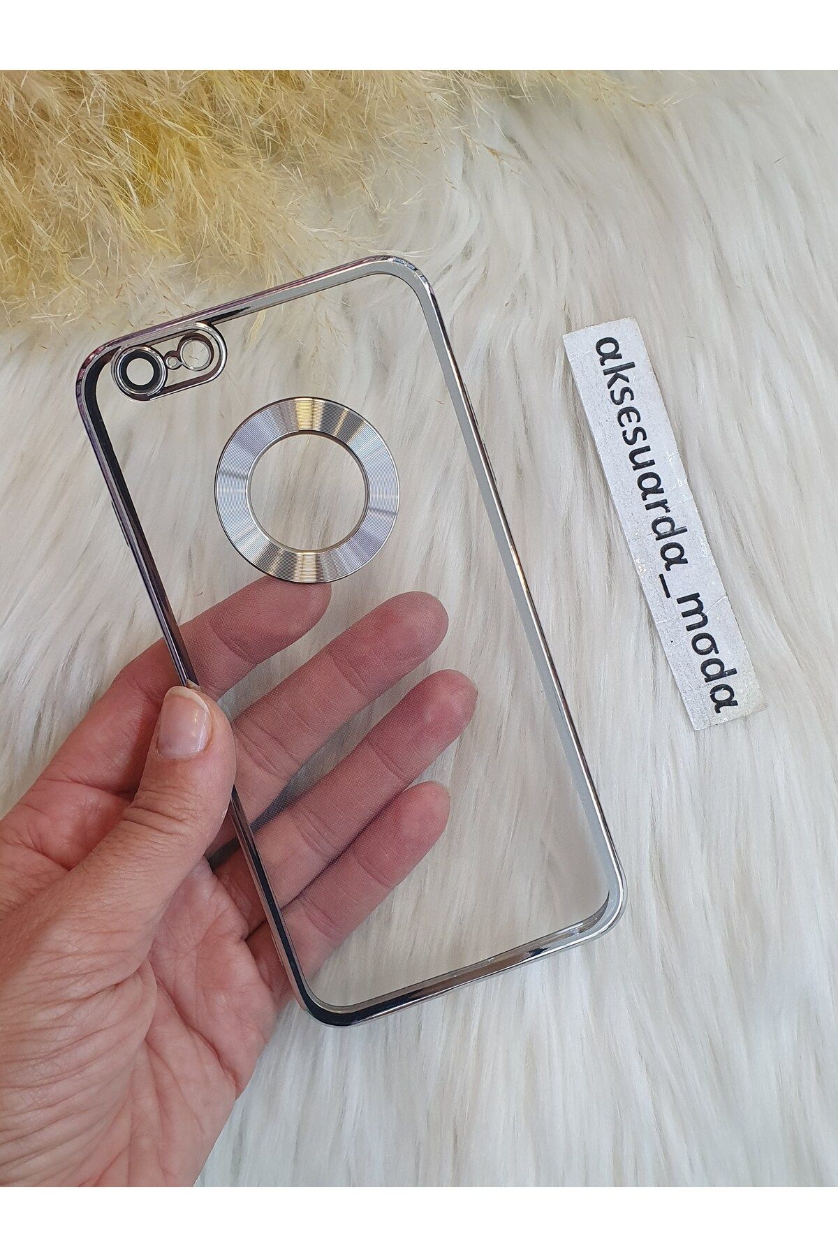 Aksesuarda Moda İphone 6 Plus ve 6S Plus Uyumlu Kamera Lensli Lazer Kesim Logo Detaylı Kılıf