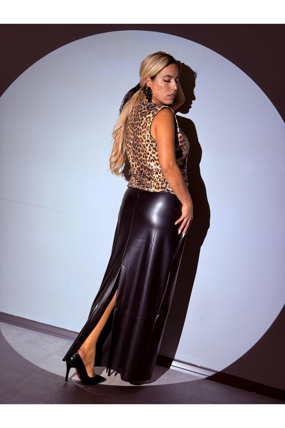 Tuğba-Black Long Leather Skirt with Slit Back 4