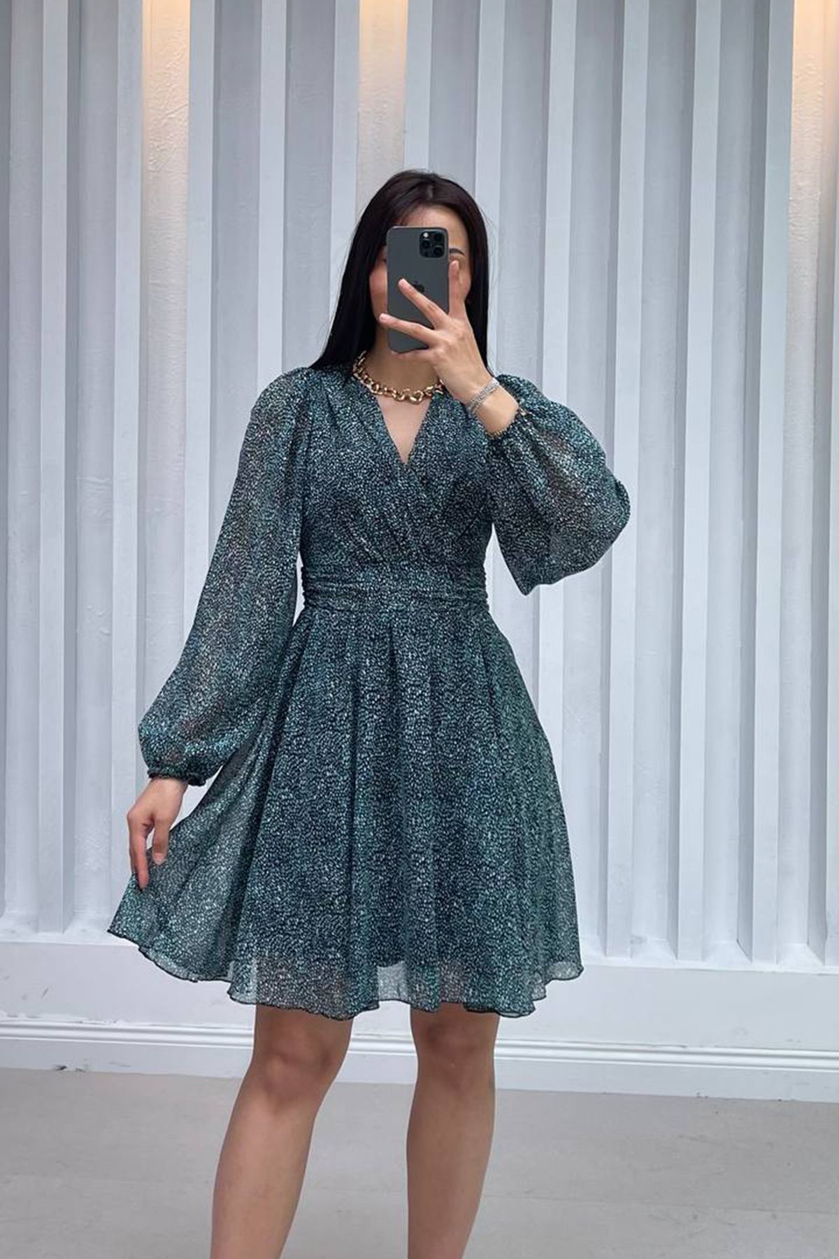 Neşeli Butik kadın yeşil desenli mini şifon elbise NBMY3391