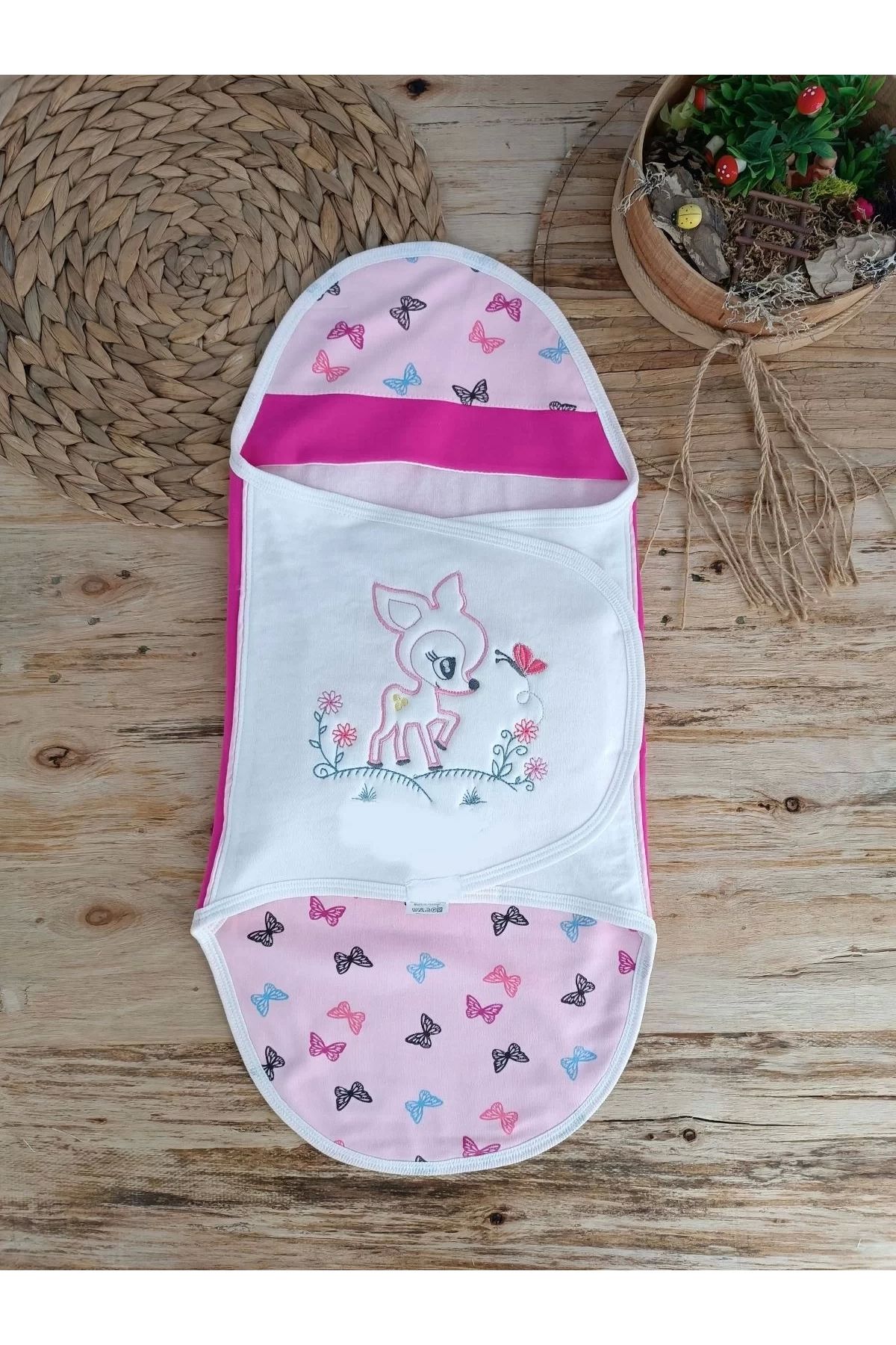 Moda Azze Yenidoğan İlk Baharın Ceylanı Nakışlı Çıt Çıt Kapama Bebek Kundak Pembe