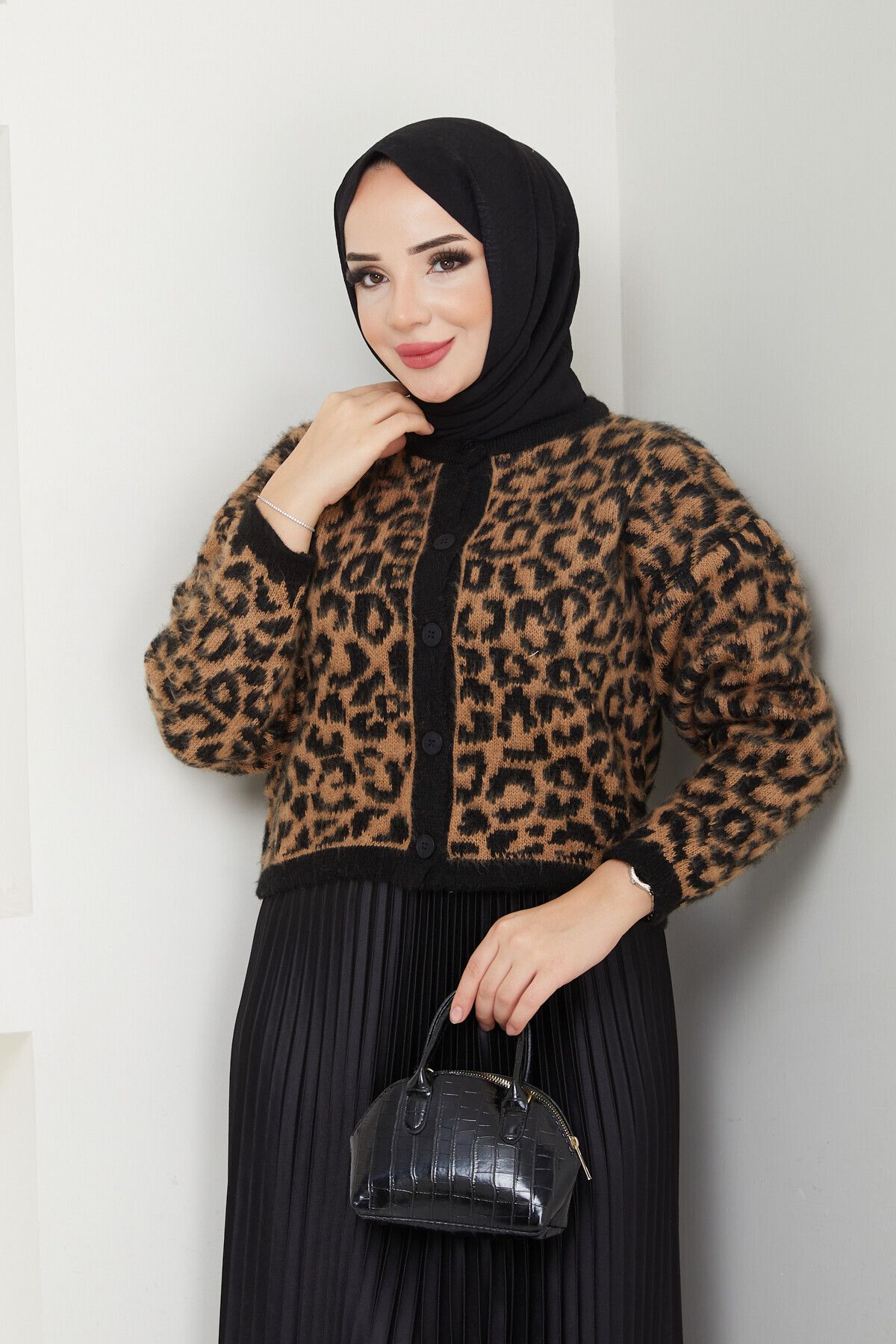 ALLMİRA FASHION Leopar Desenli Düğmeli Hırka