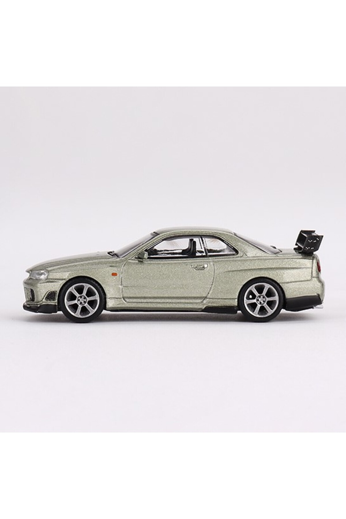ミニカー MINI GT Nissan Skyline GT-R Gr.A 105 mini gt 1/64 697 Nissan Skyline GT-R (R34) Tommykaira R-z