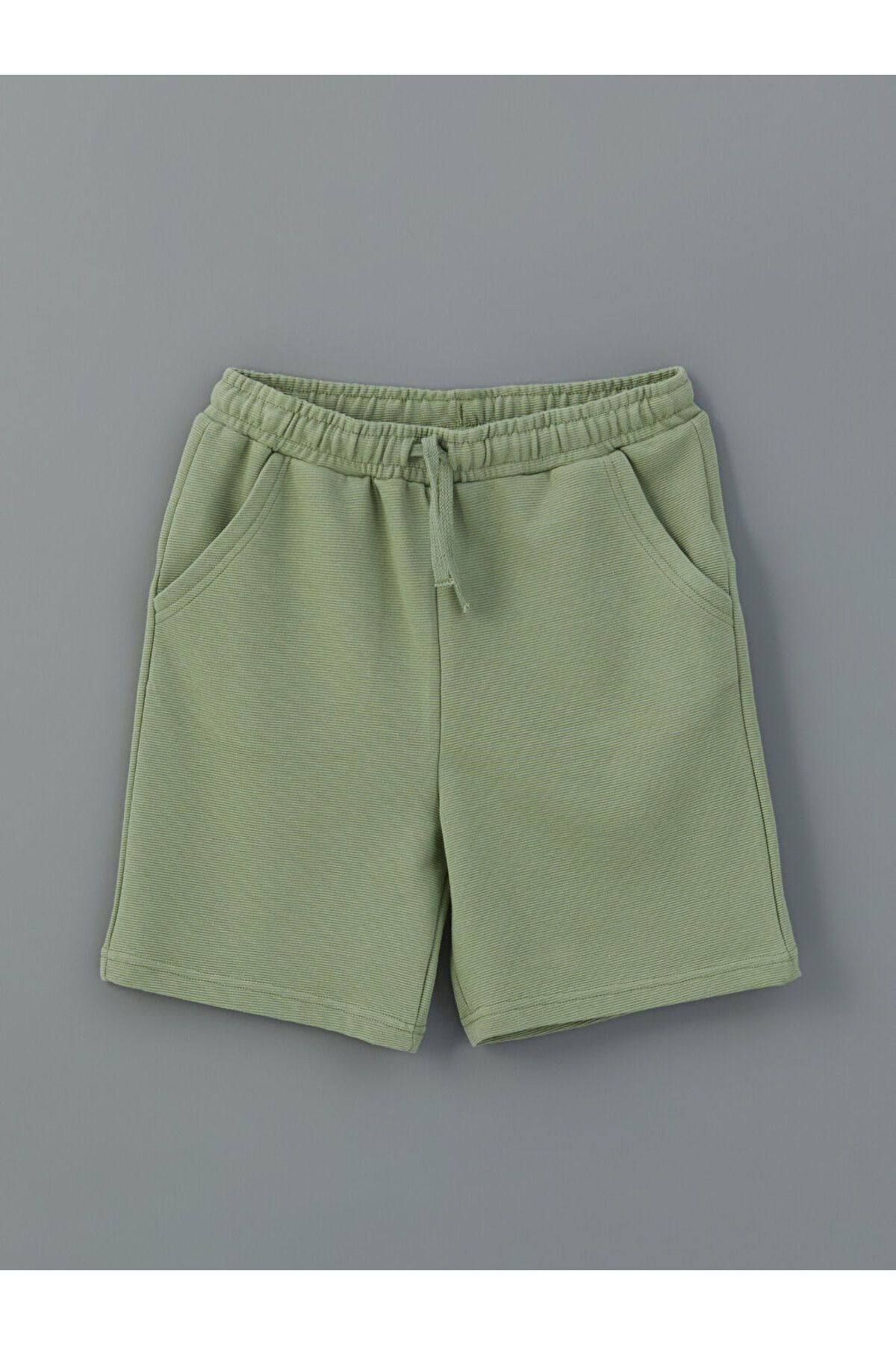 LC Waikiki-Create Your Style from Uzg Store |   Ecru Crew Neck Boys T-Shirt and Shorts 3