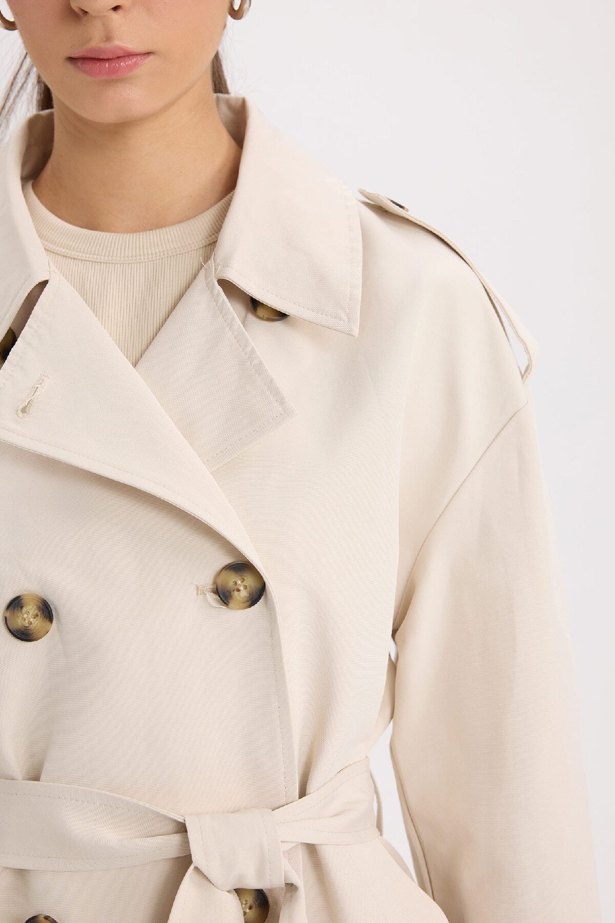 DeFacto-Short Seasonal Water Repellent Trench Coat - Double Breasted Neckline with Button Pocket, Epaulettes and Belt B9705Ax25Sp 5