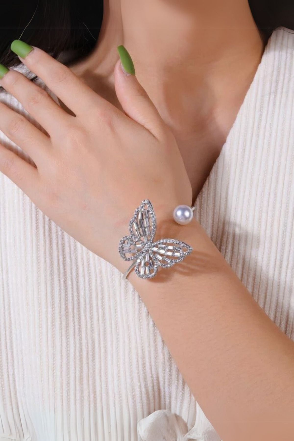 Diloshtrend Design Zirkon Taşlı Kelebek Dekor Cuff Bileklik