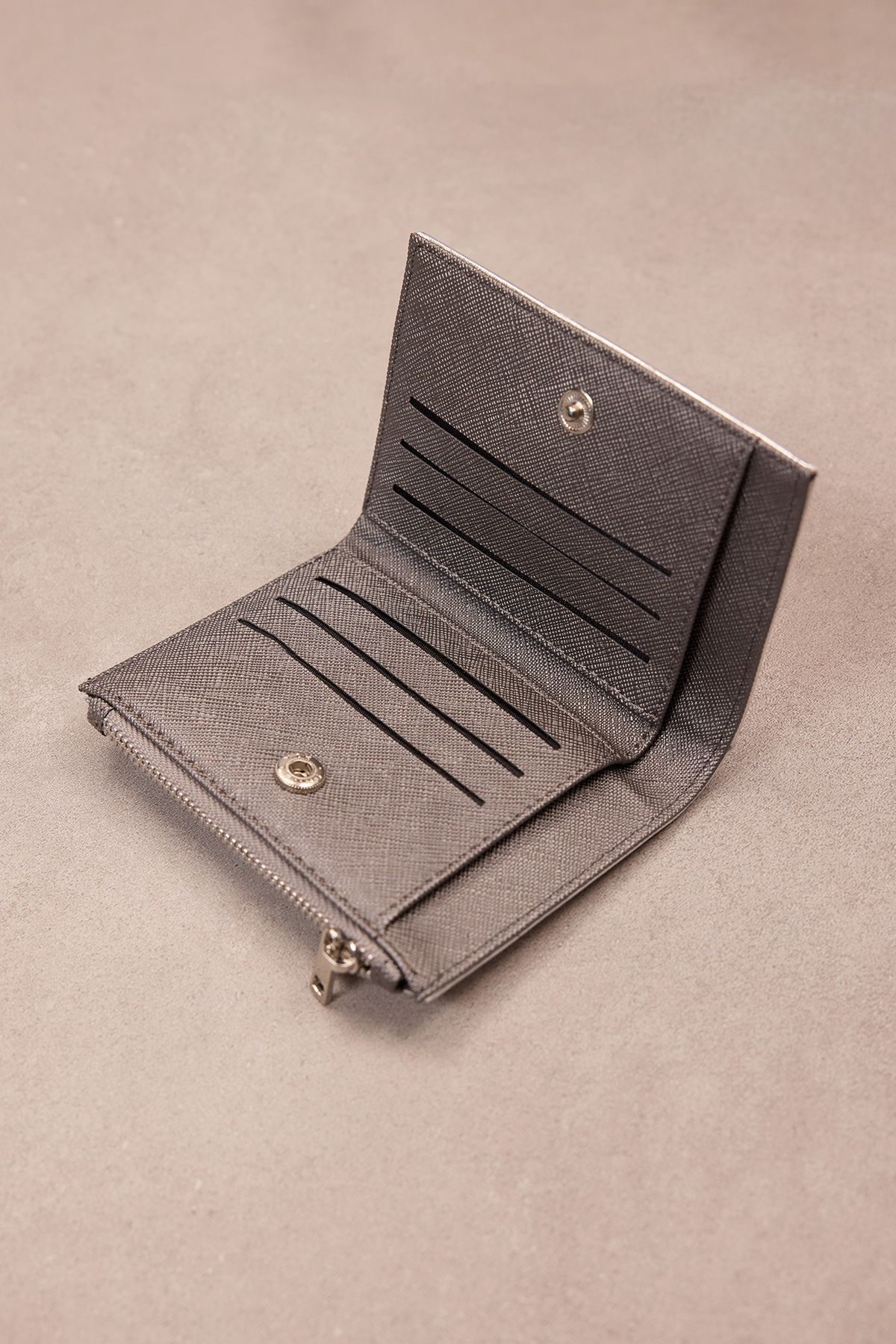 Addax-Czdn137 Model Wallet with Zip and Snap Closure 2