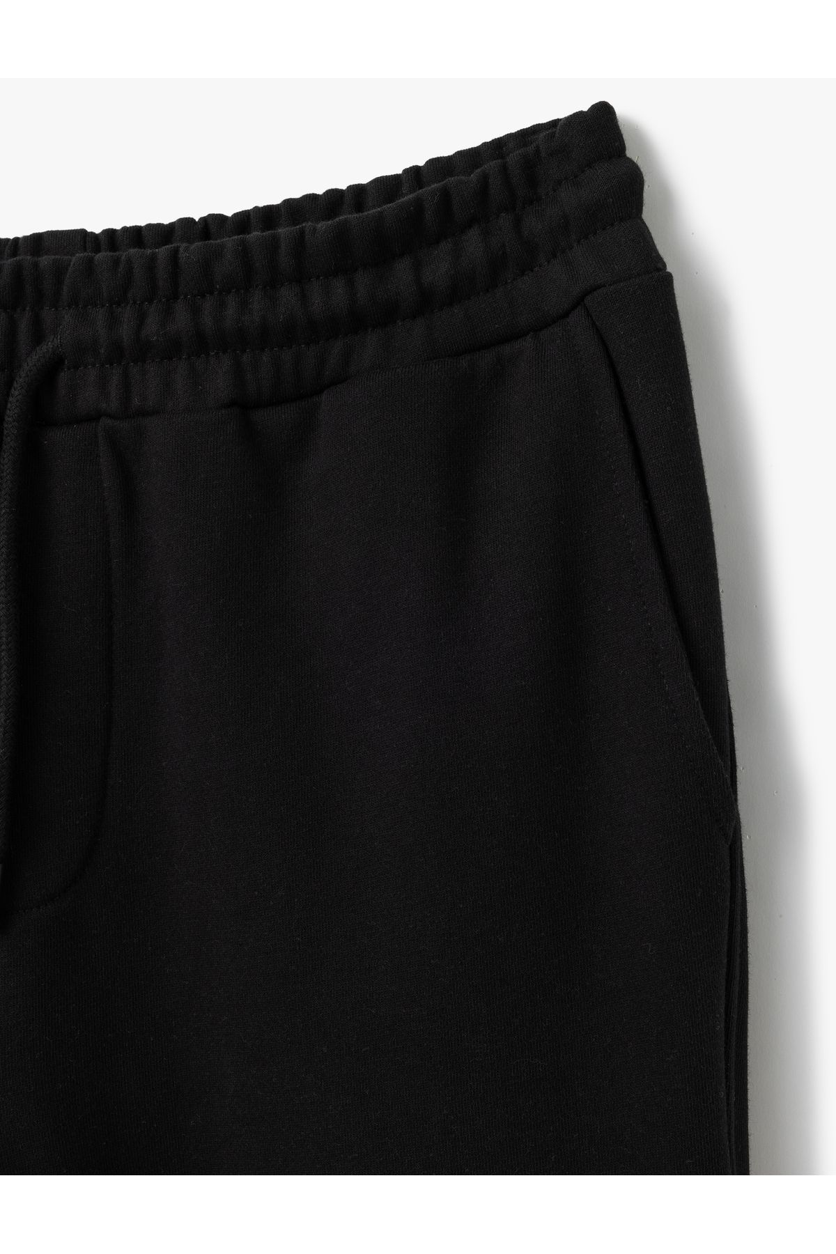 Koton-Φούτερ Jogger με λεπτομέρεια από καουτσούκ στο πόδι και κορδόνι στη μέση 5