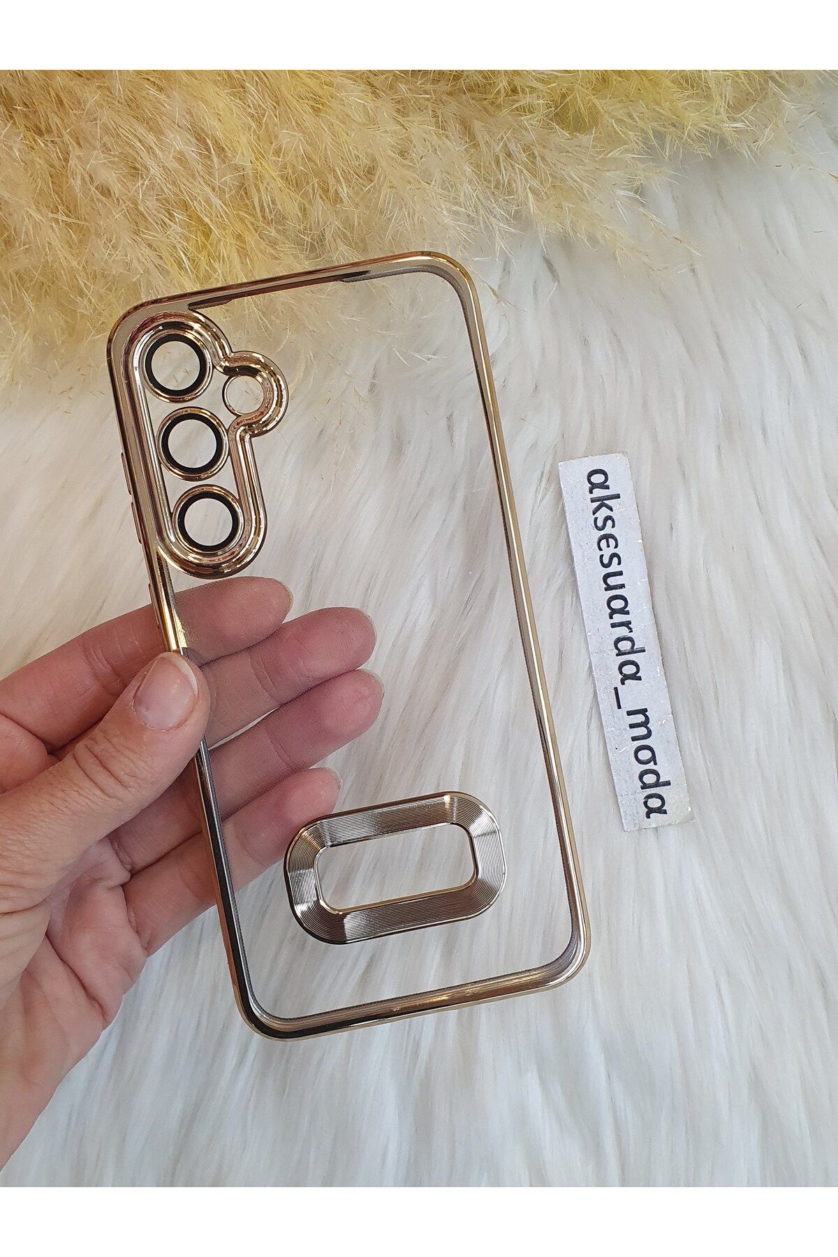 Aksesuarda Moda Galaxy A35 Uyumlu Kamera Lensli Lazer Kesim Logo Detaylı Kılıf