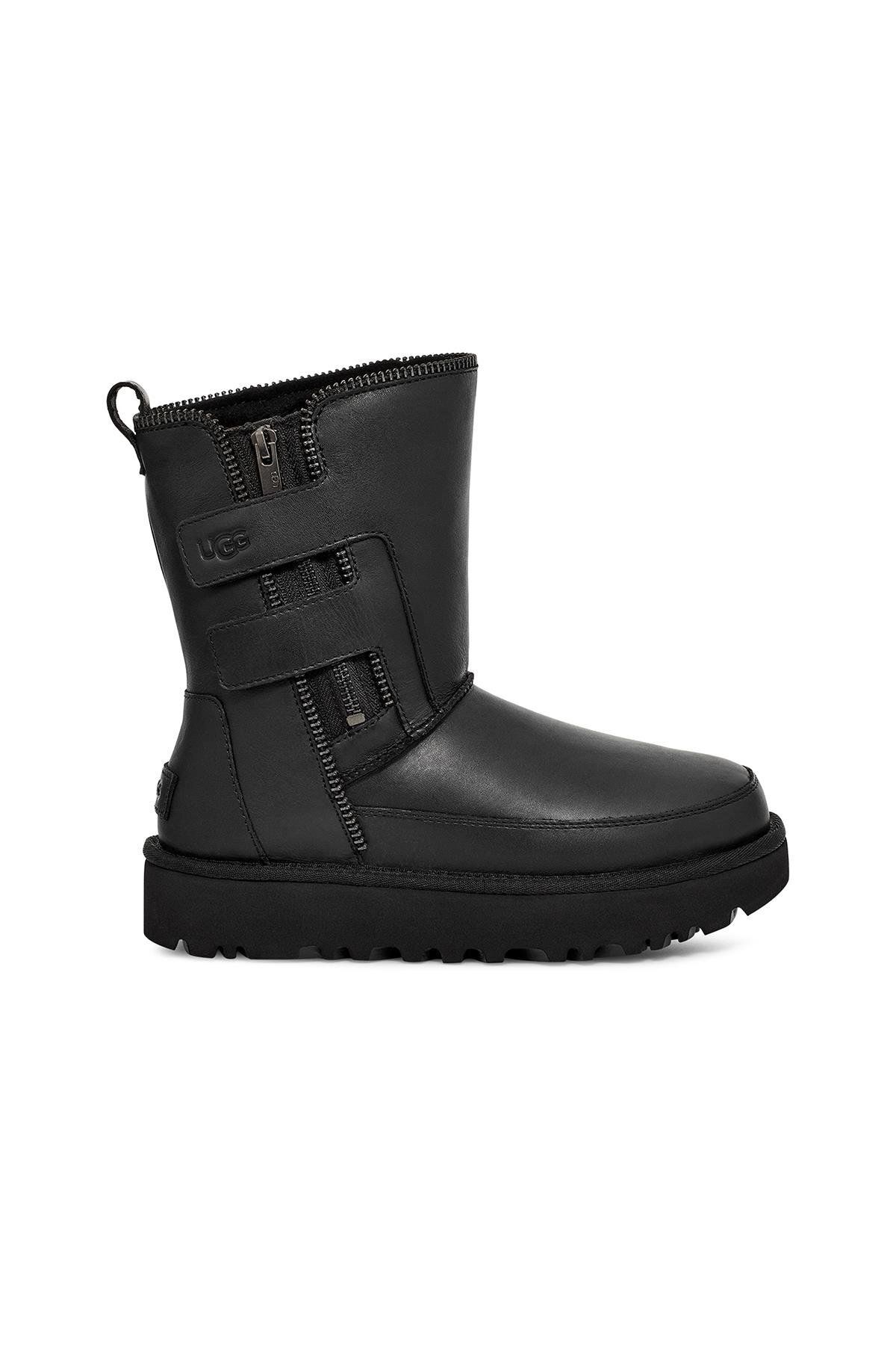 UGG W CLASSIC SHORT MOTO BOOT BLACK (SIYAH) 1164710