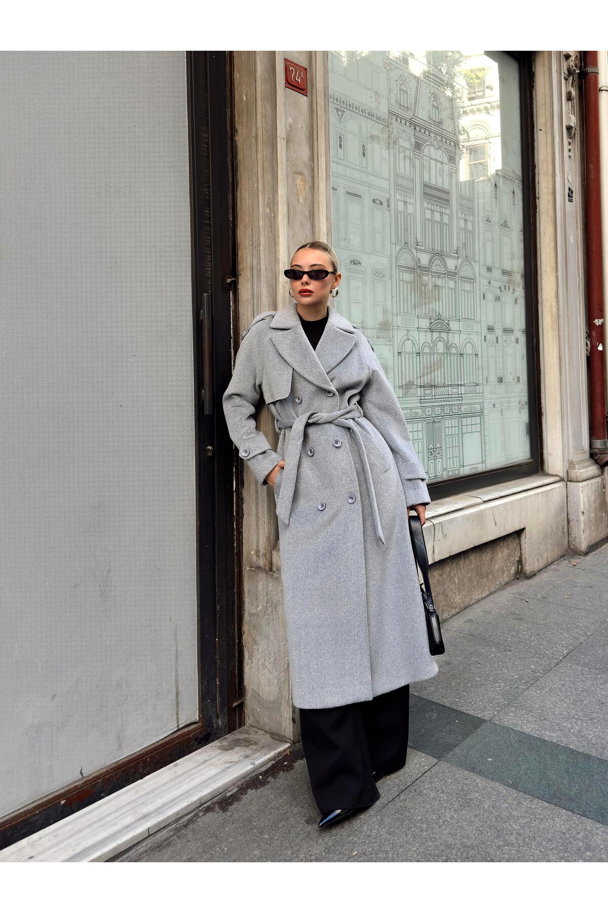 Olcay  Apolet ve Pelerin Detaylı Reglan Kol Kruvaze Kaban A.GRİ 3045