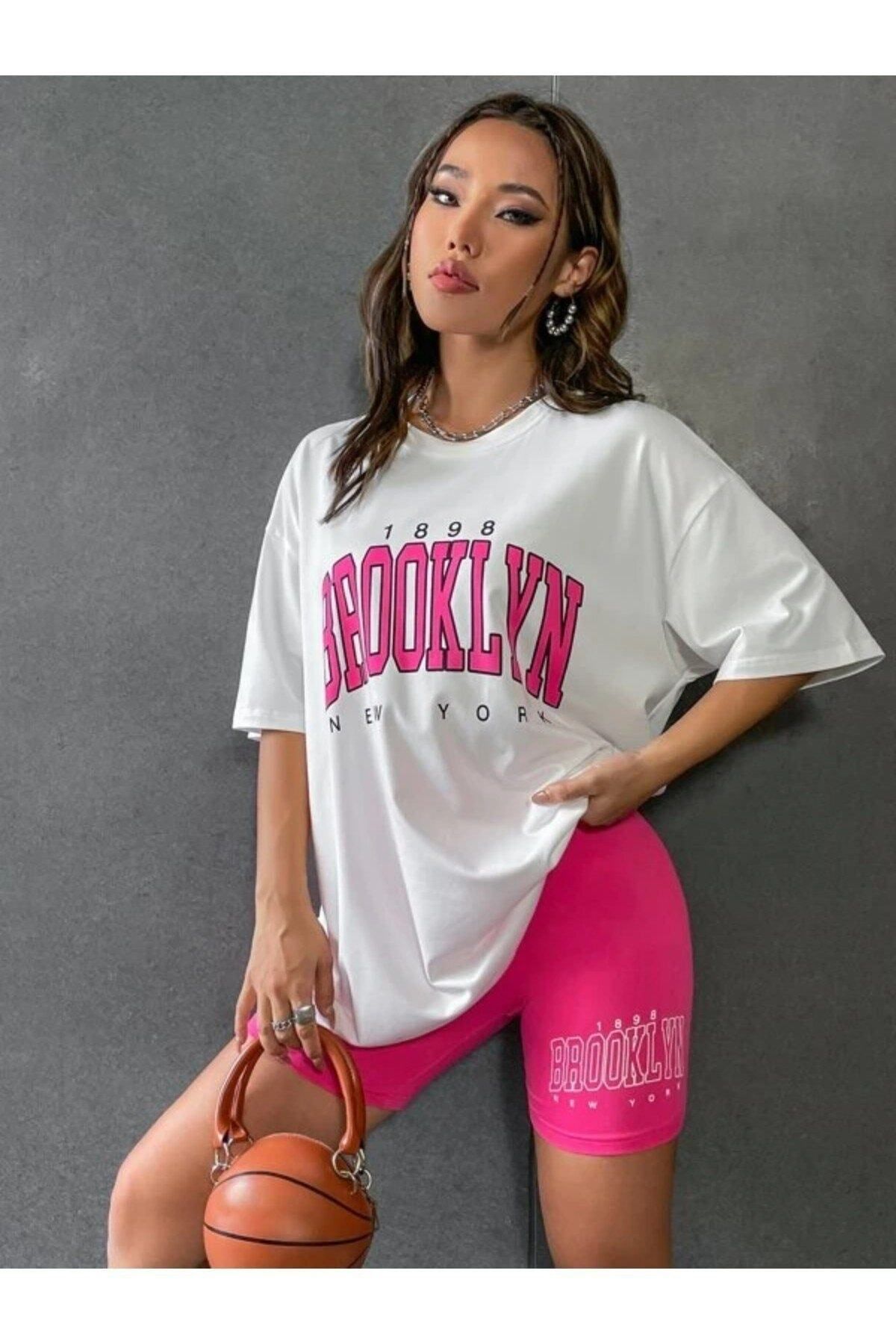 GIANTSTORE Kadın Pembe Baskılı 1898 Brooklyn New York Beyaz Oversize Bisiklet Yaka T-shirt