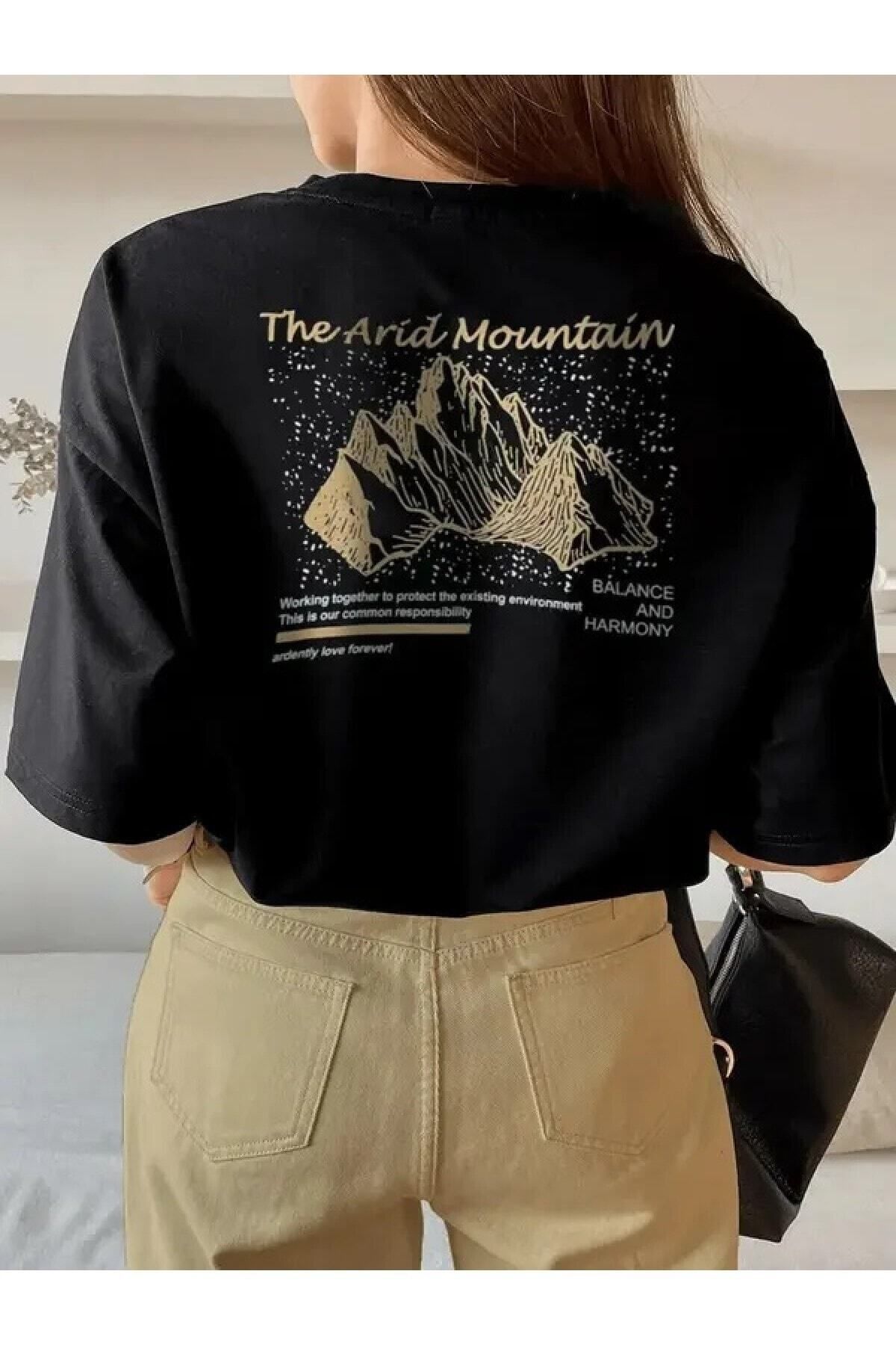 GIANTSTORE Kadın Siyah The Arid Mountain Baskılı Baskılı Oversize Bisiklet Yaka Tshirt