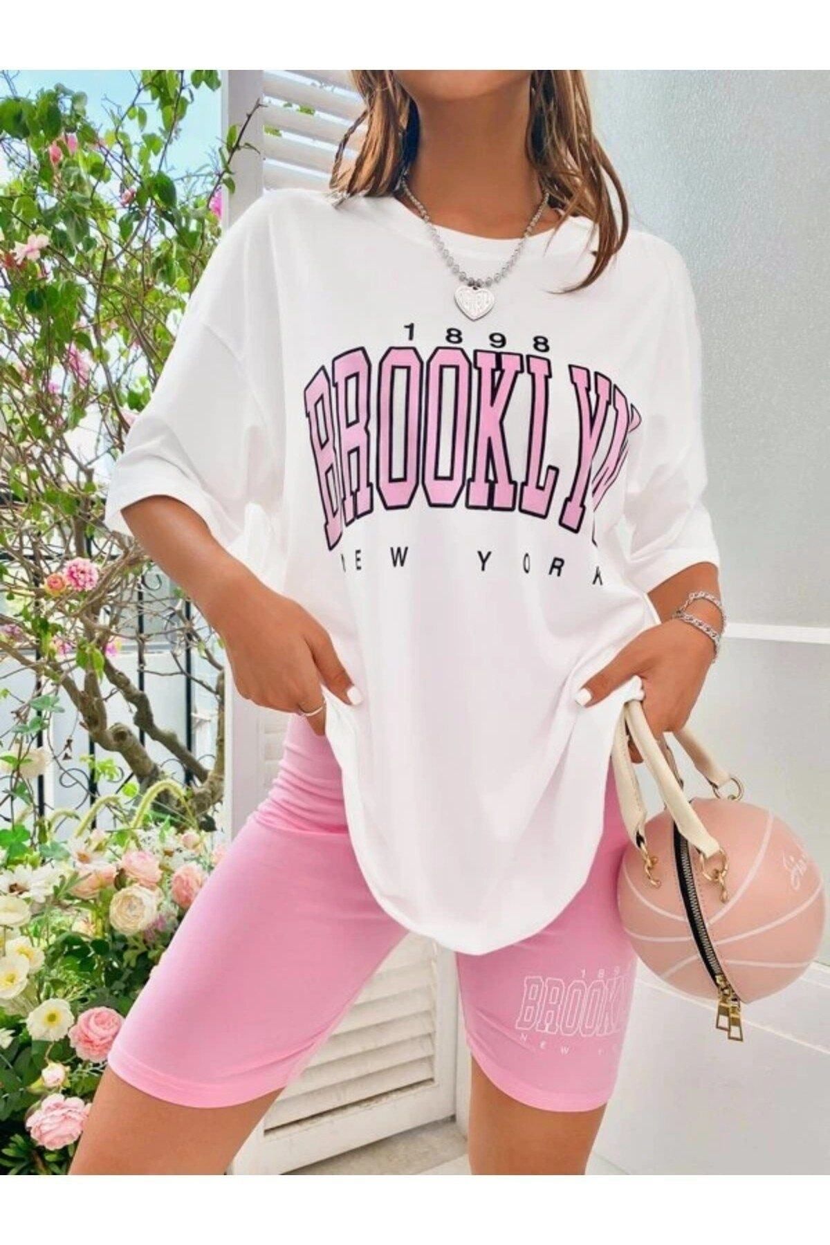 GIANTSTORE Kadın Açık Pembe Baskılı 1898 Brooklyn New York Beyaz Oversize Bisiklet Yaka T-shirt