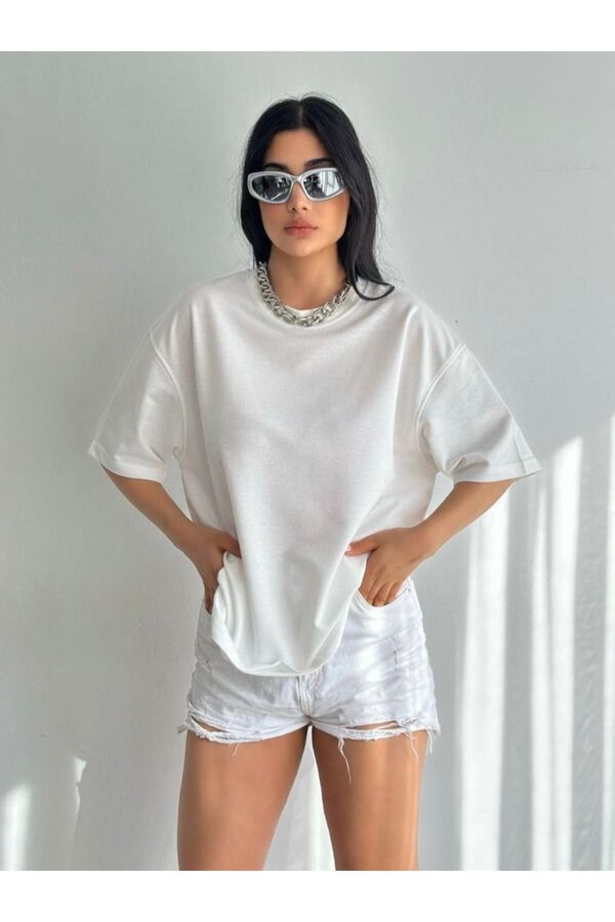 GIANTSTORE Kadın Beyaz Boş Oversize Bisiklet Yaka Tshirt