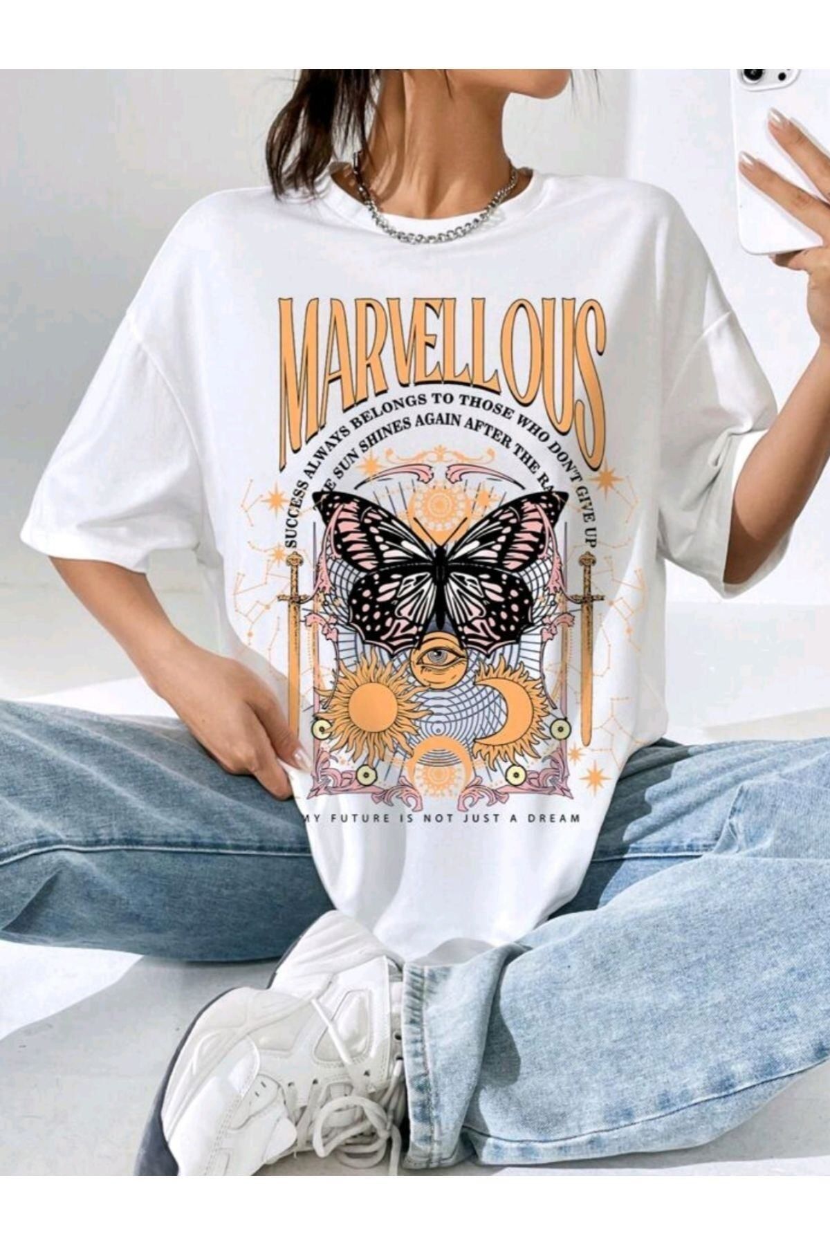 GIANTSTORE Kadın Beyaz West Coats Baskılı Oversize Bisiklet Yaka Tshirt