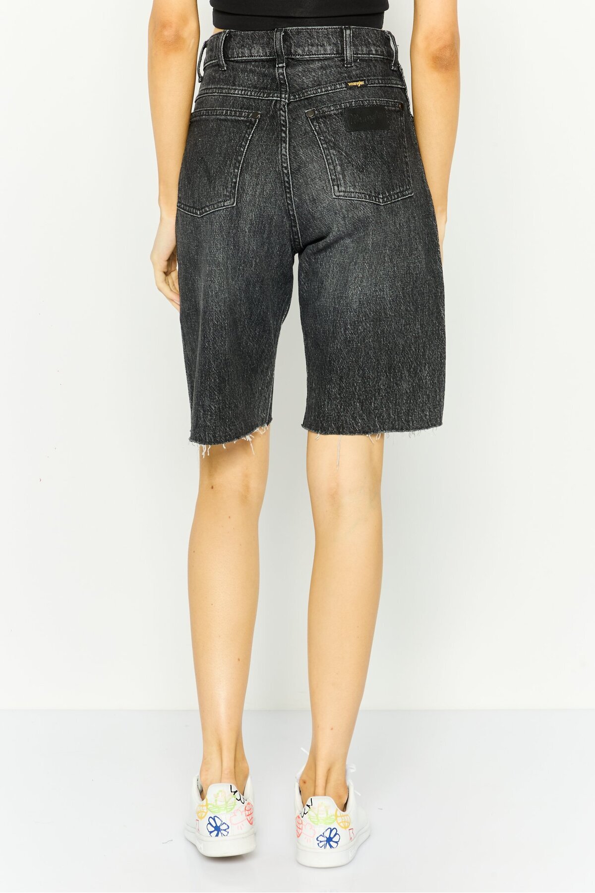 WRANGLER-Women Washed Denim Shorts, Charcoal 3
