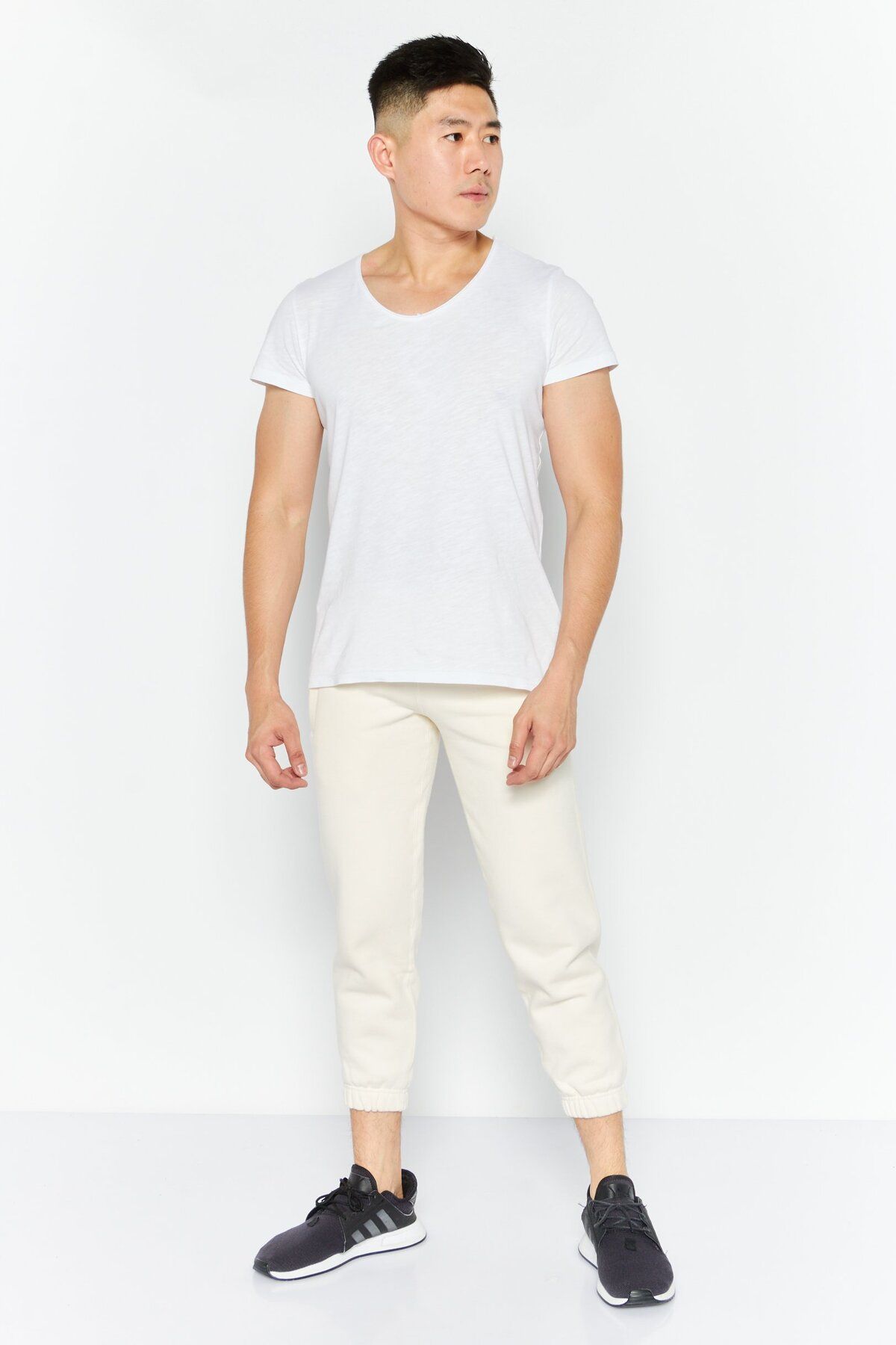 adidas-Men Sportswear Fit Outdoor Sweatpants, Cream 3