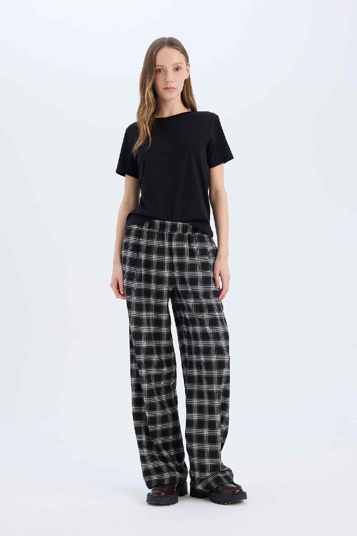 DeFacto Pijama Pantolon Wide Leg Geniş Bol Paça Kareli Normal Bel Lastikli Cepli D9548AX25SP