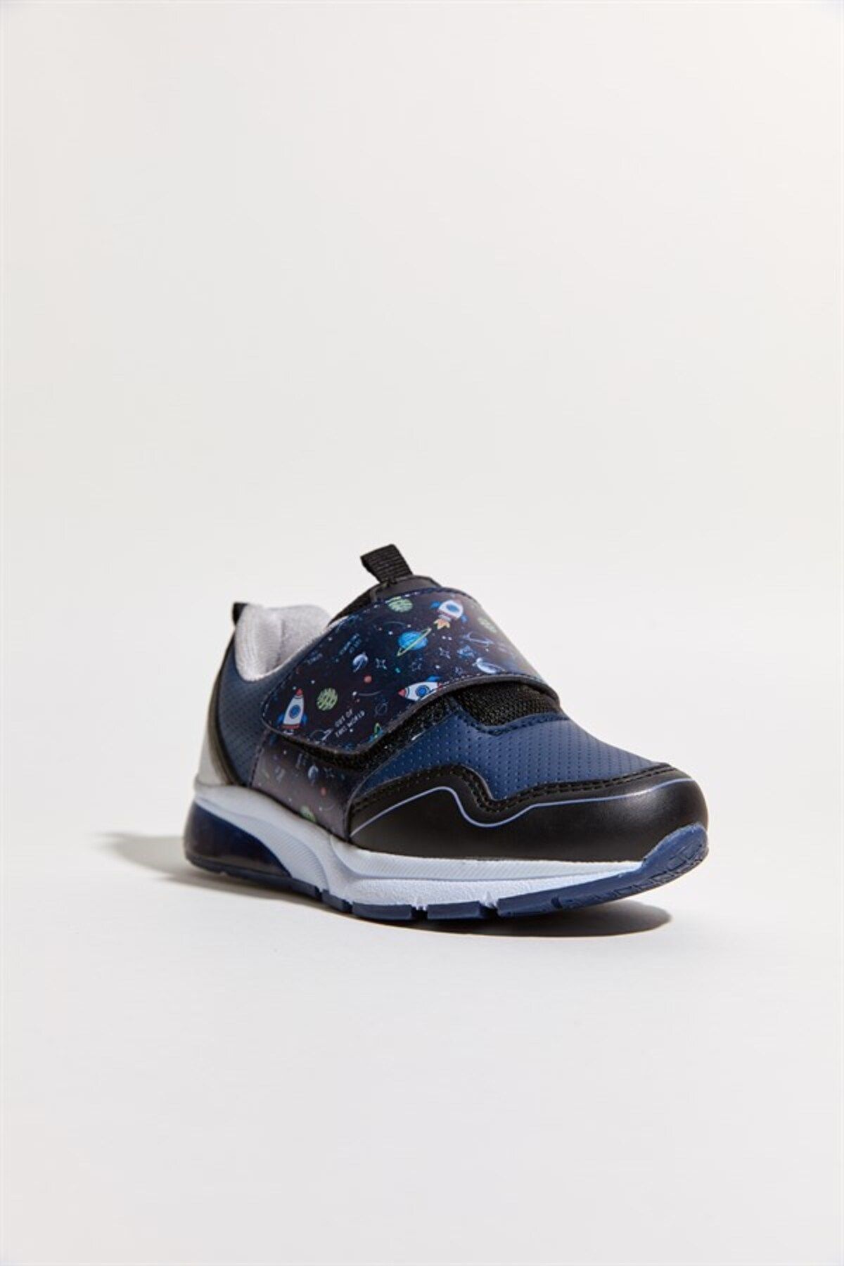Dudino-Boy's Goya Lighted Sneaker - Comfortable and Stylish 4