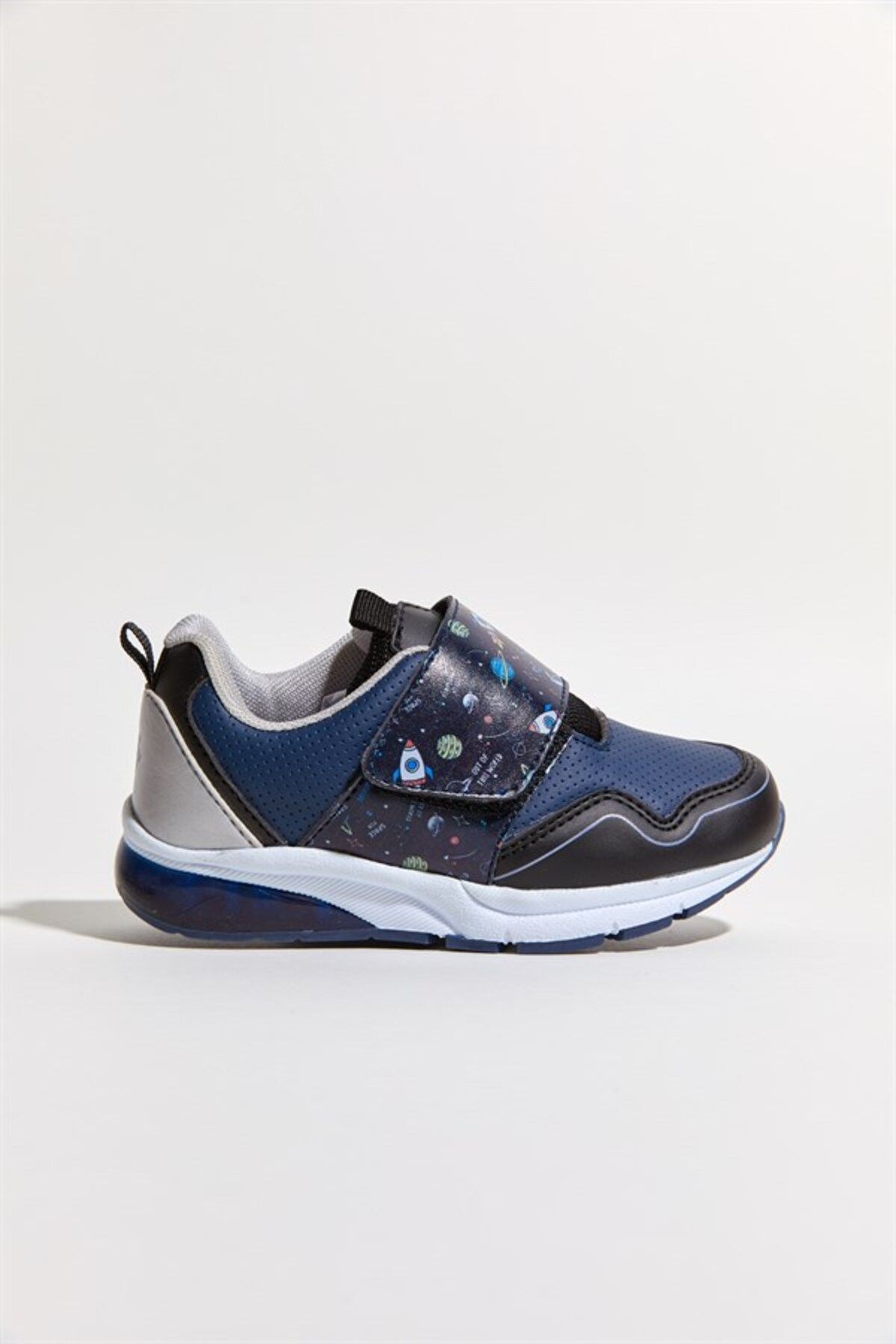 Dudino-Boy's Goya Lighted Sneaker - Comfortable and Stylish 2