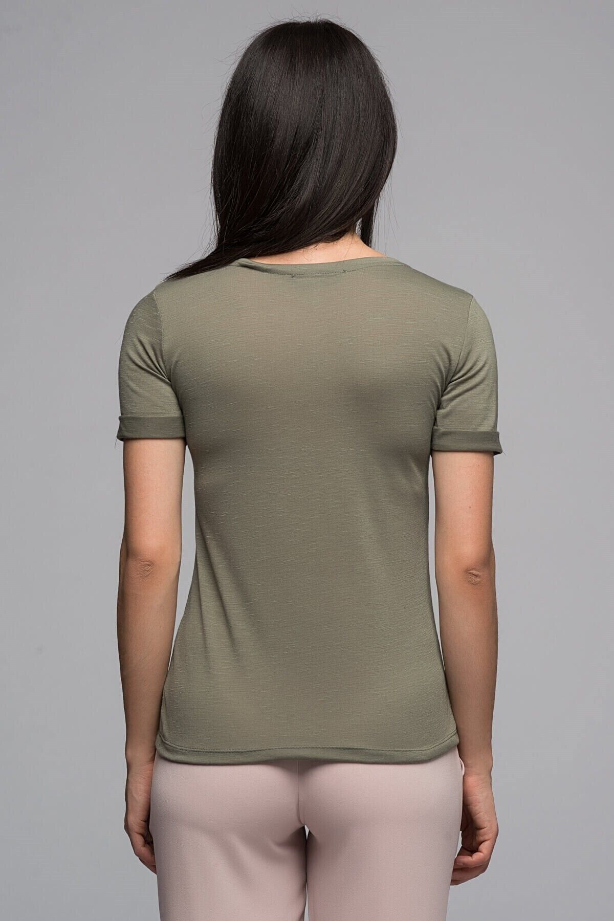 Cotton Mood-7130562 بلوزة قصيرة الأكمام مطرزة برقبة على شكل حرف V من Stork 2