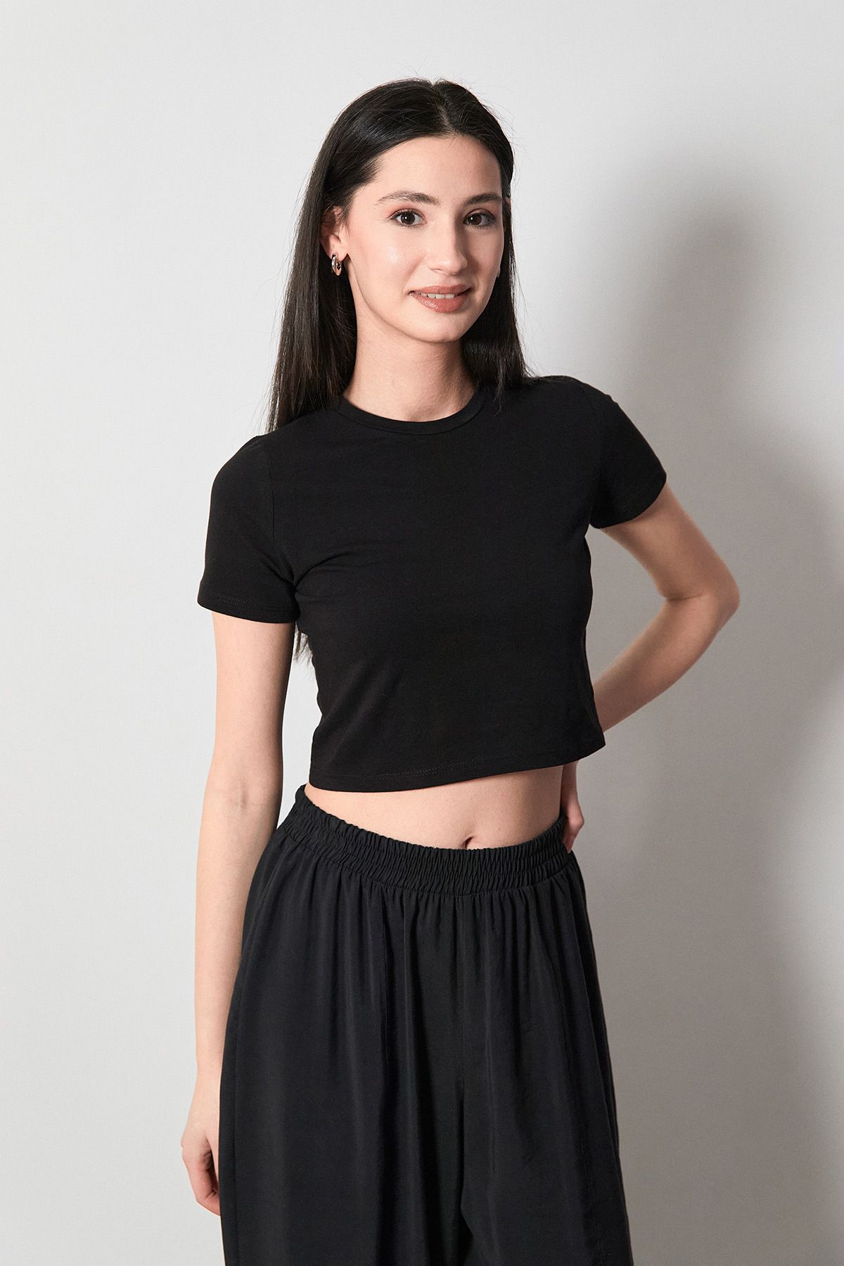 Fulla Moda Basic Bisiklet Yaka Crop Tişört