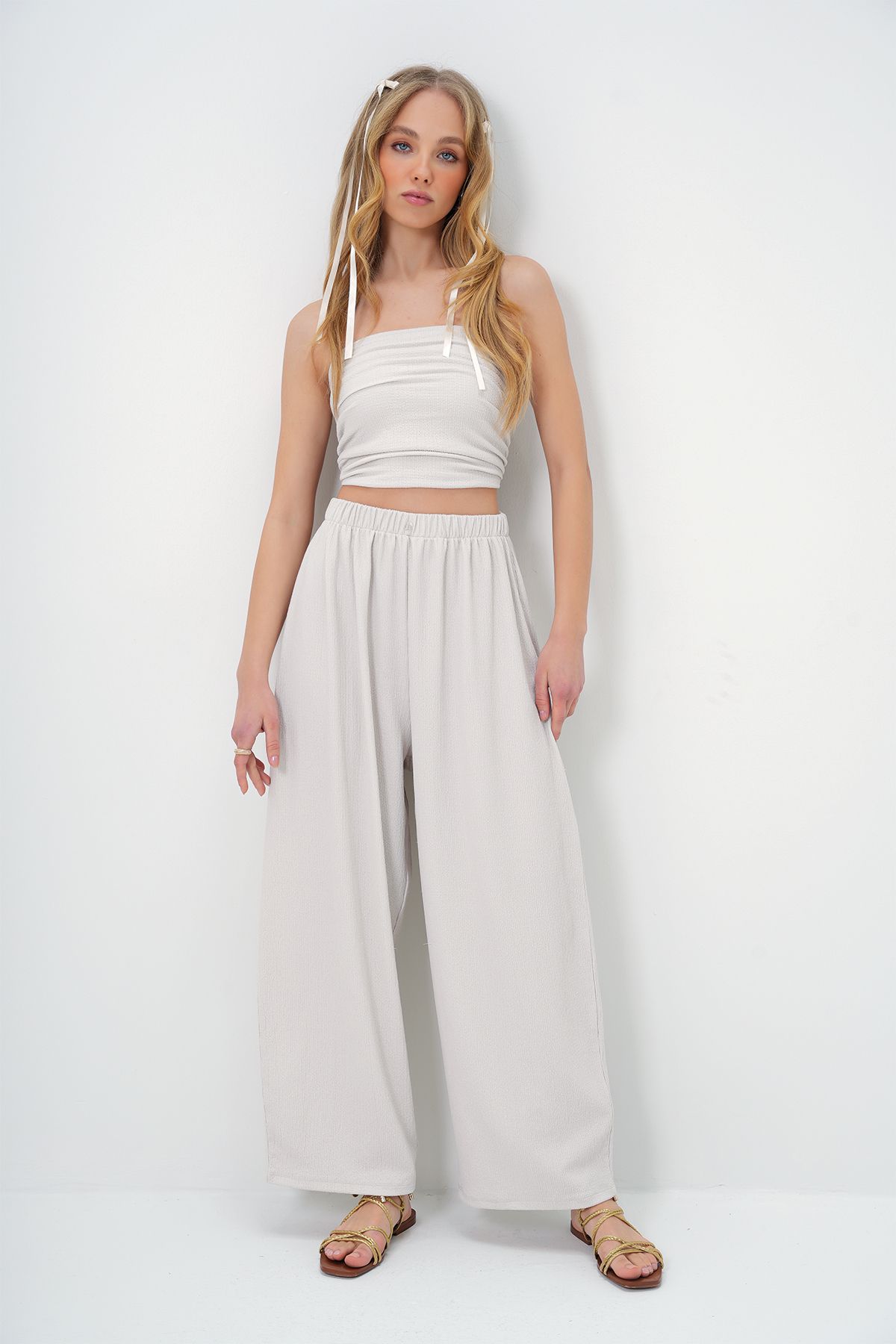 Trend Alaçatı Stili-Women's Stone Textured Side Draped Strapless Crop Blouse and Pants Suit Alc-X13410 1