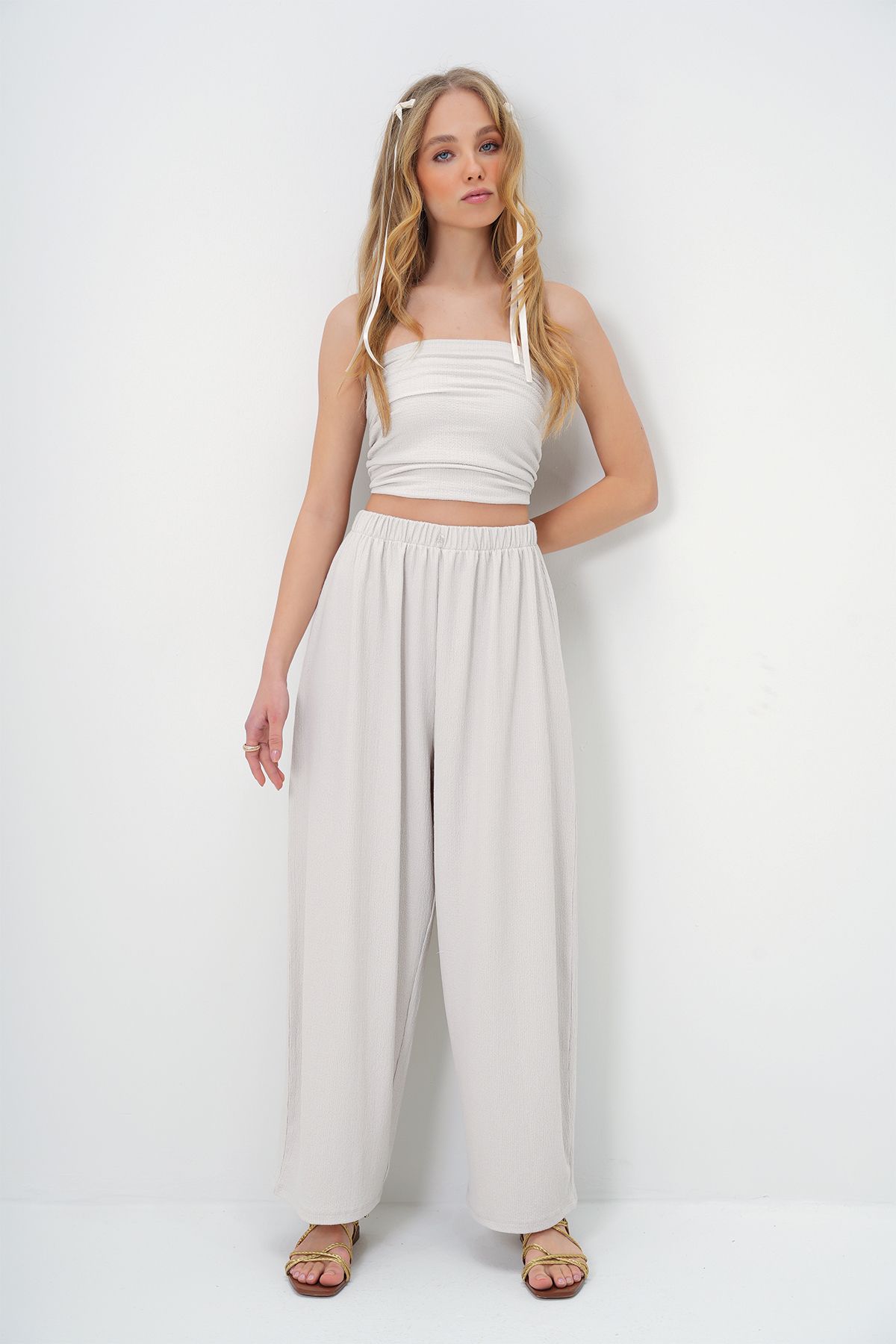 Trend Alaçatı Stili-Women's Stone Textured Side Draped Strapless Crop Blouse and Pants Suit Alc-X13410 4