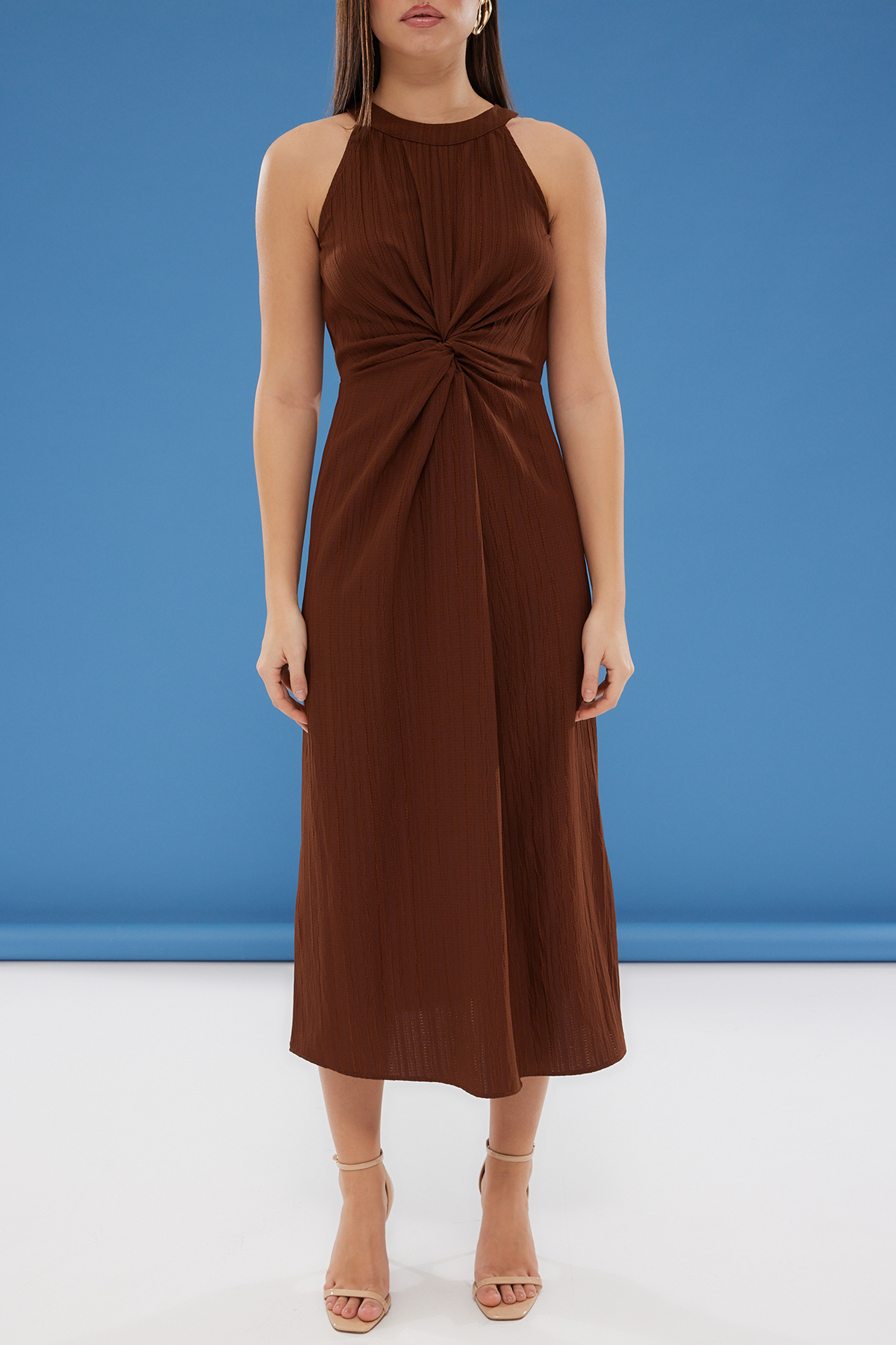 Trendyolmilla  Kahverengi Düz Kesim Düğüm Detaylı Maxi Dokuma Elbise TWOSS25EL00145 - Görsel 4