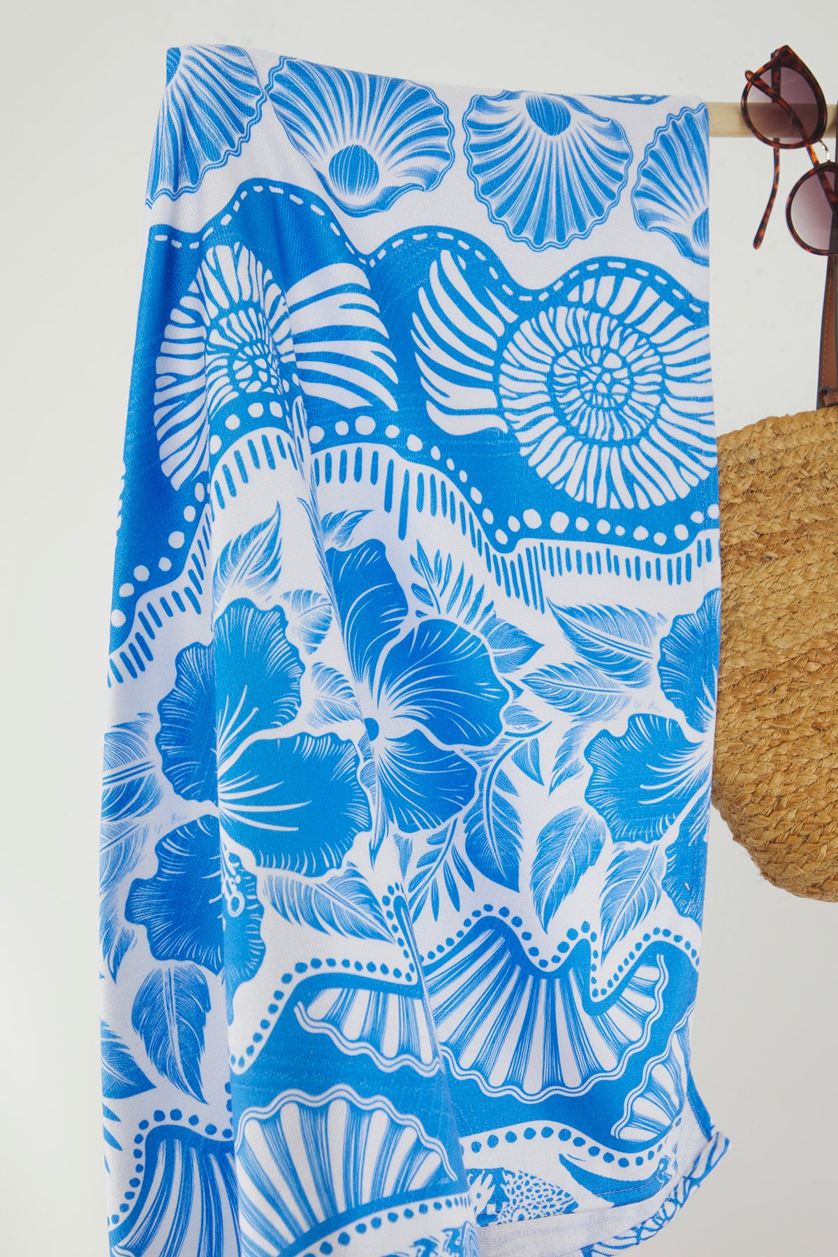 Trendyol Collection-Strandtuch mit tropischem Muster TBESS25PH00000 3