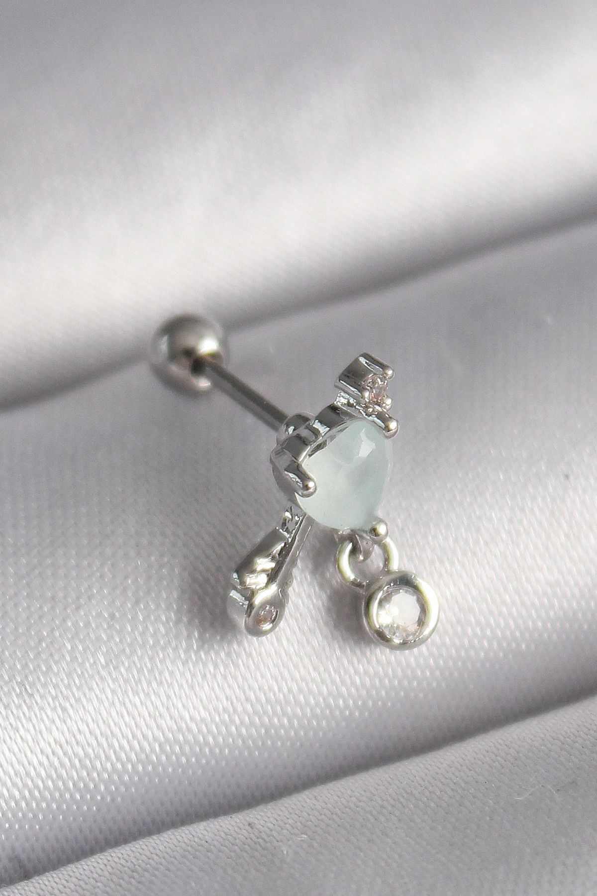 Ekince 316L Çelik Gümüş Renk Beyaz Minelik Kalp Sallantı Zirkon Taş Detay Tragus Piercing