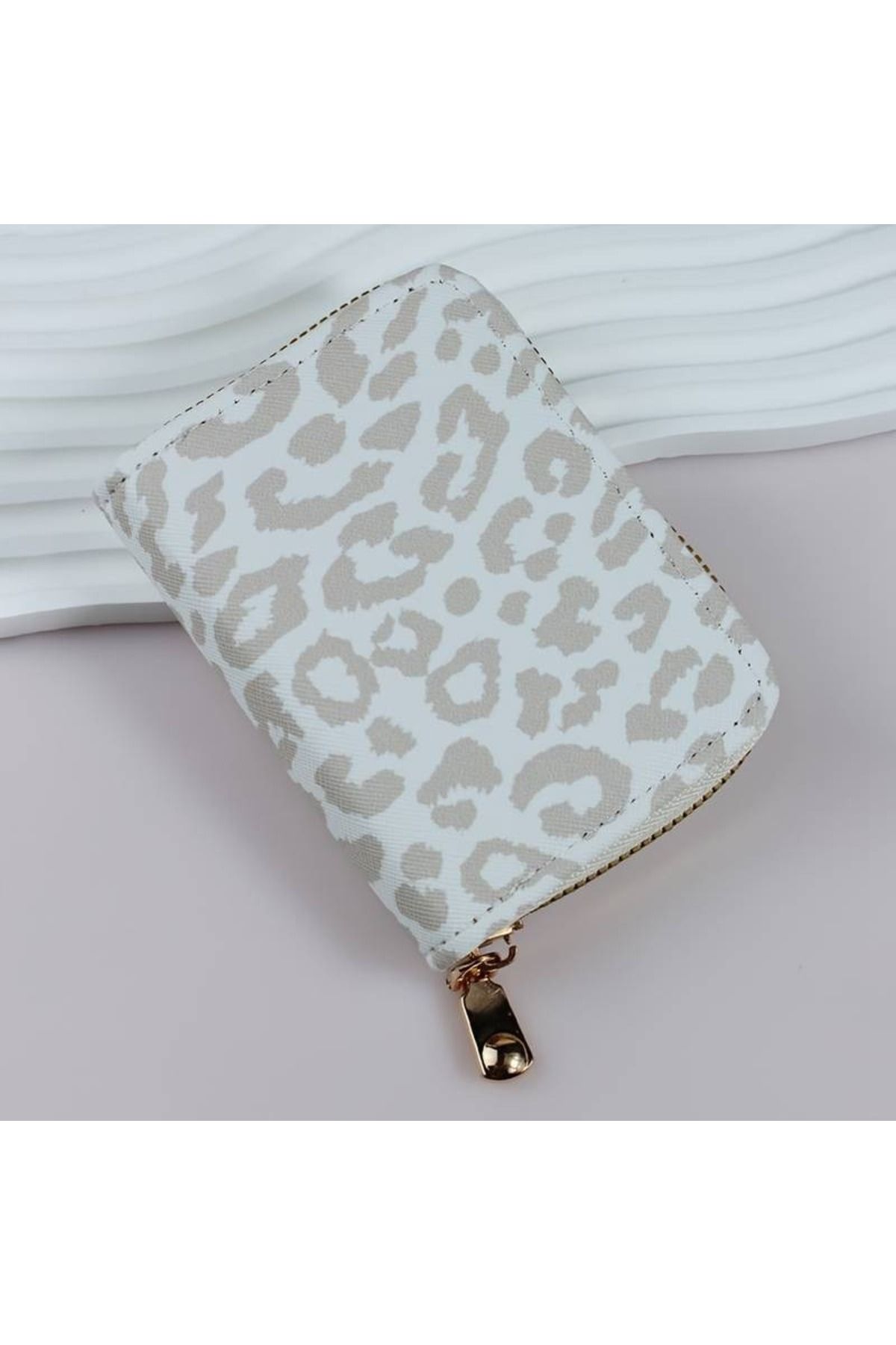GlassySKY-Stylish Leopard Pattern Double-Layer Card Slot, Thin, Lightweight and Simple Style, Zipper Closure Wallet 3