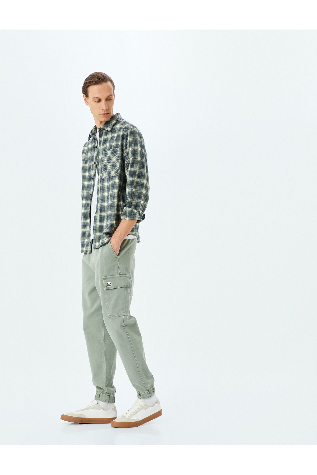 Koton Yeni Sezon Beli Bağcıklı Pamuklu Gabardin Kargo Cep Detaylı Jogger Pantolon