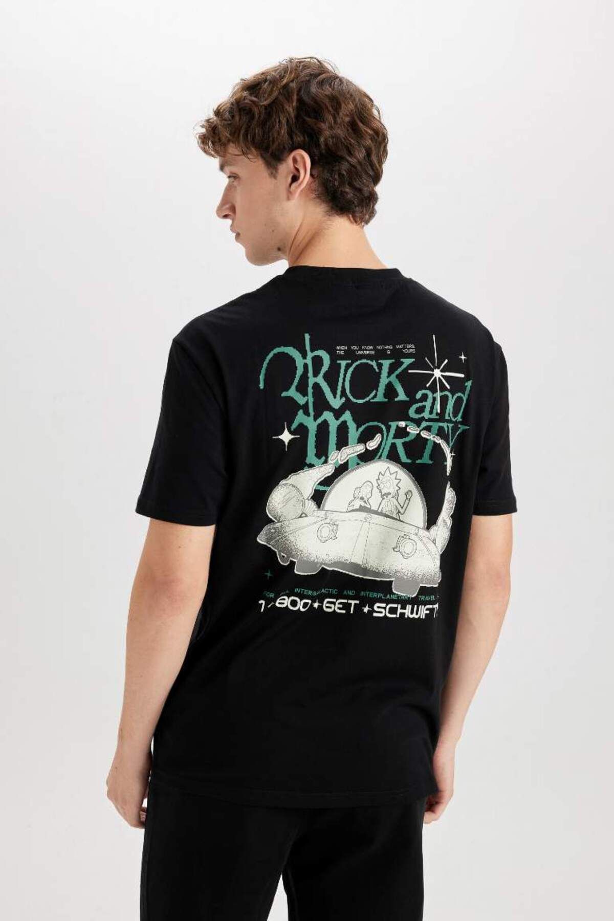 DeFacto Yeni Sezon %100 Pamuk Rick and Morty Regular Fit Bisiklet Yaka Sırt Baskılı Kısa Kollu
