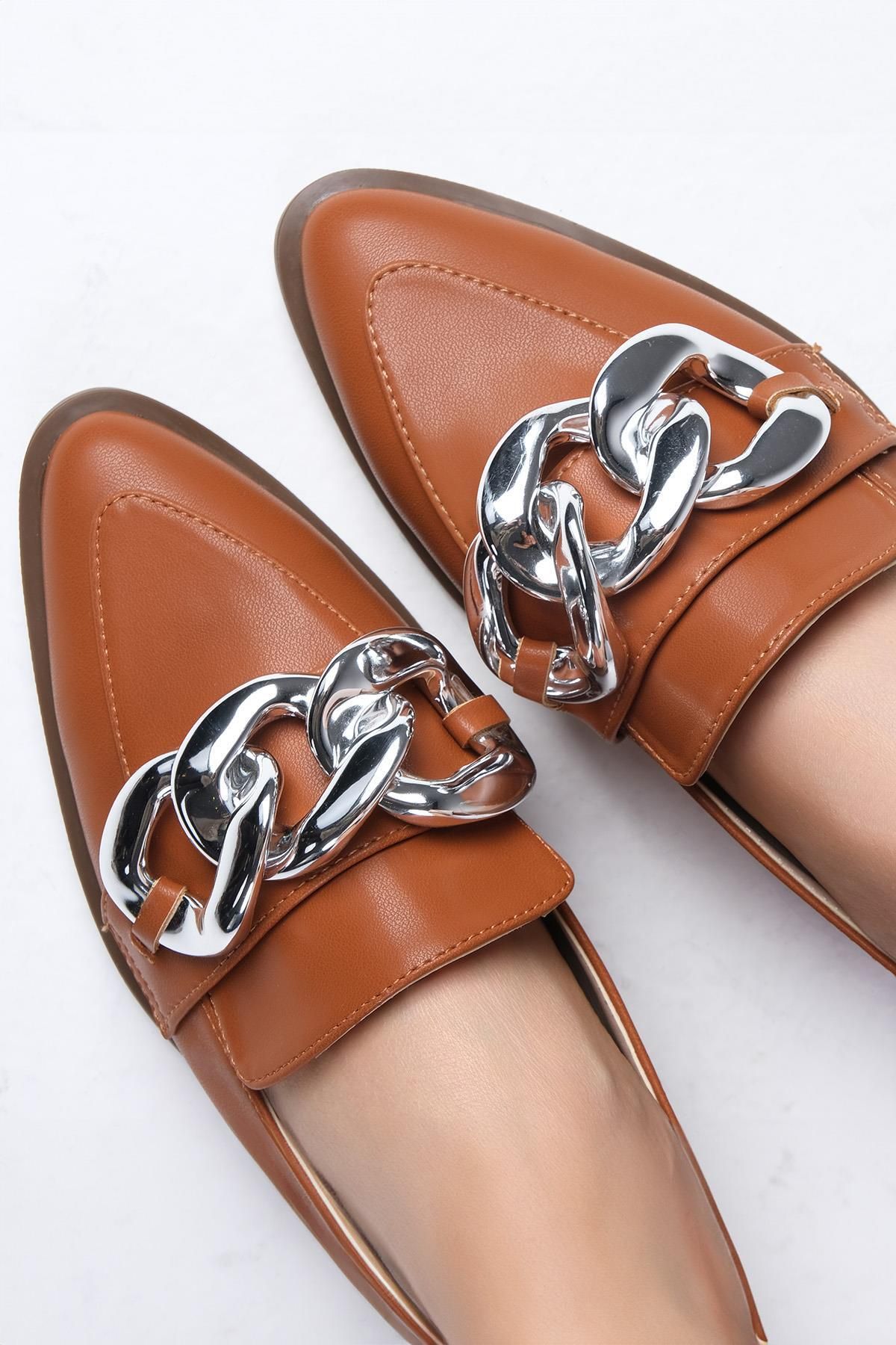 لوفر چند رنگ زنانه Gianna Tab Color Chain Accessory Loafer Daily Flat Mio Gusto