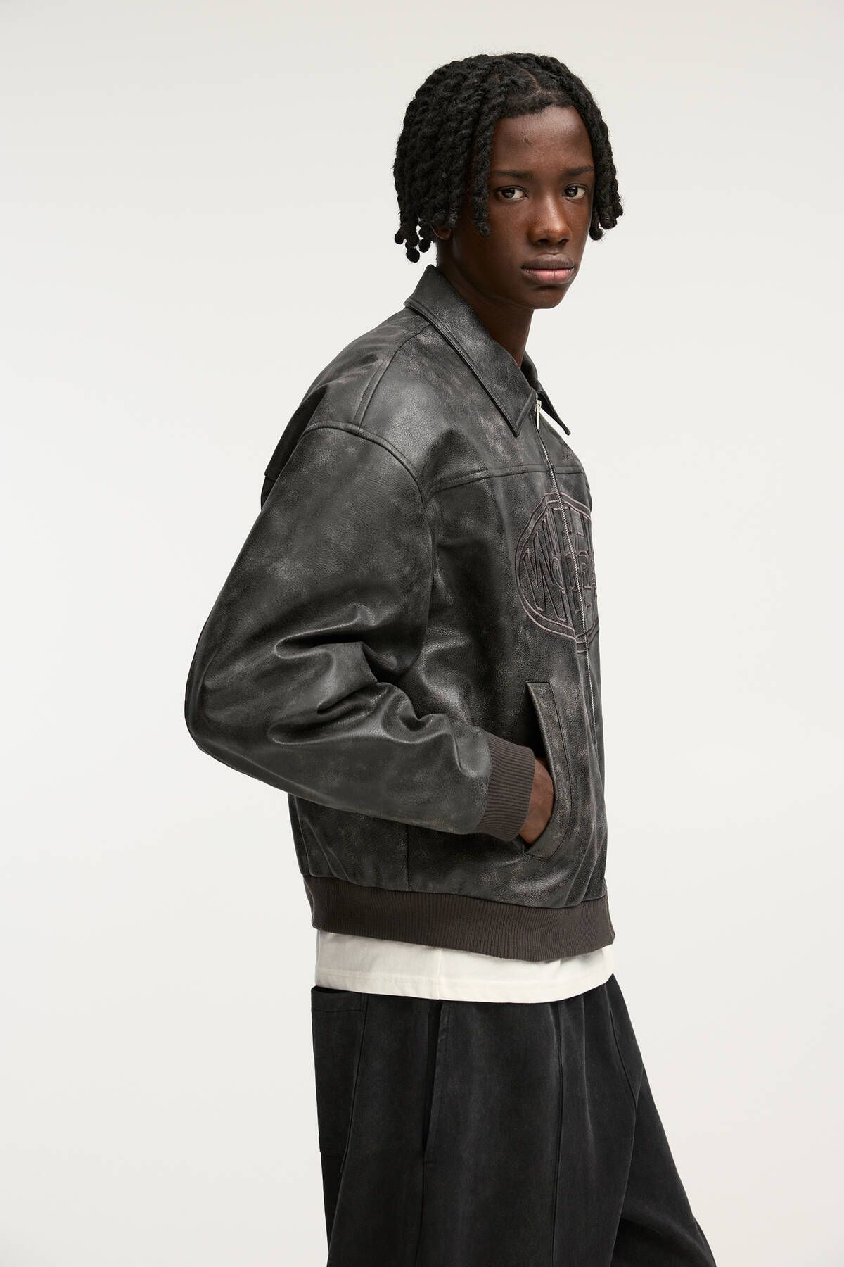 کت مشکی مردانه ژاکت چرمی مصنوعی گلدوزی شده Pull Bear Pull & Bear