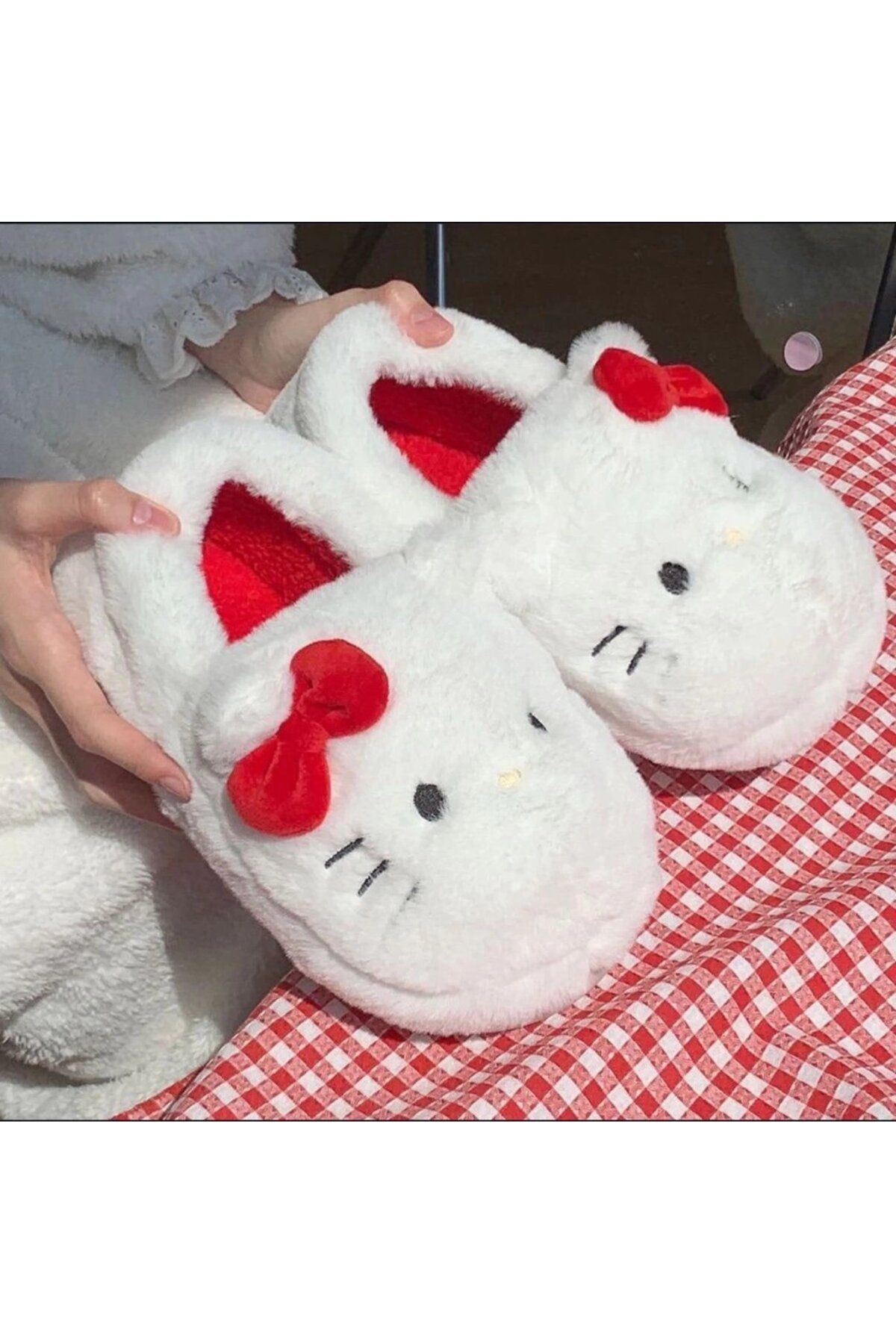 MAİSİE Hello Kitty Yumuşak Tüylü Peluş Panduf Terlik